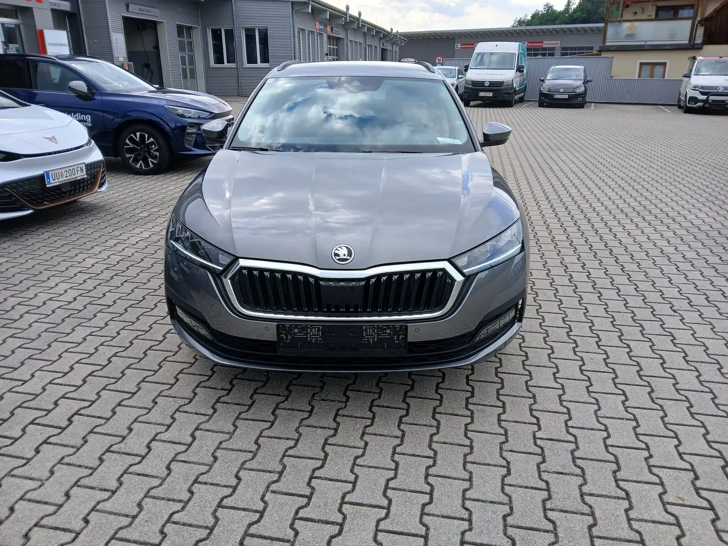 Skoda Octavia Ambition TDI Grijs - 2