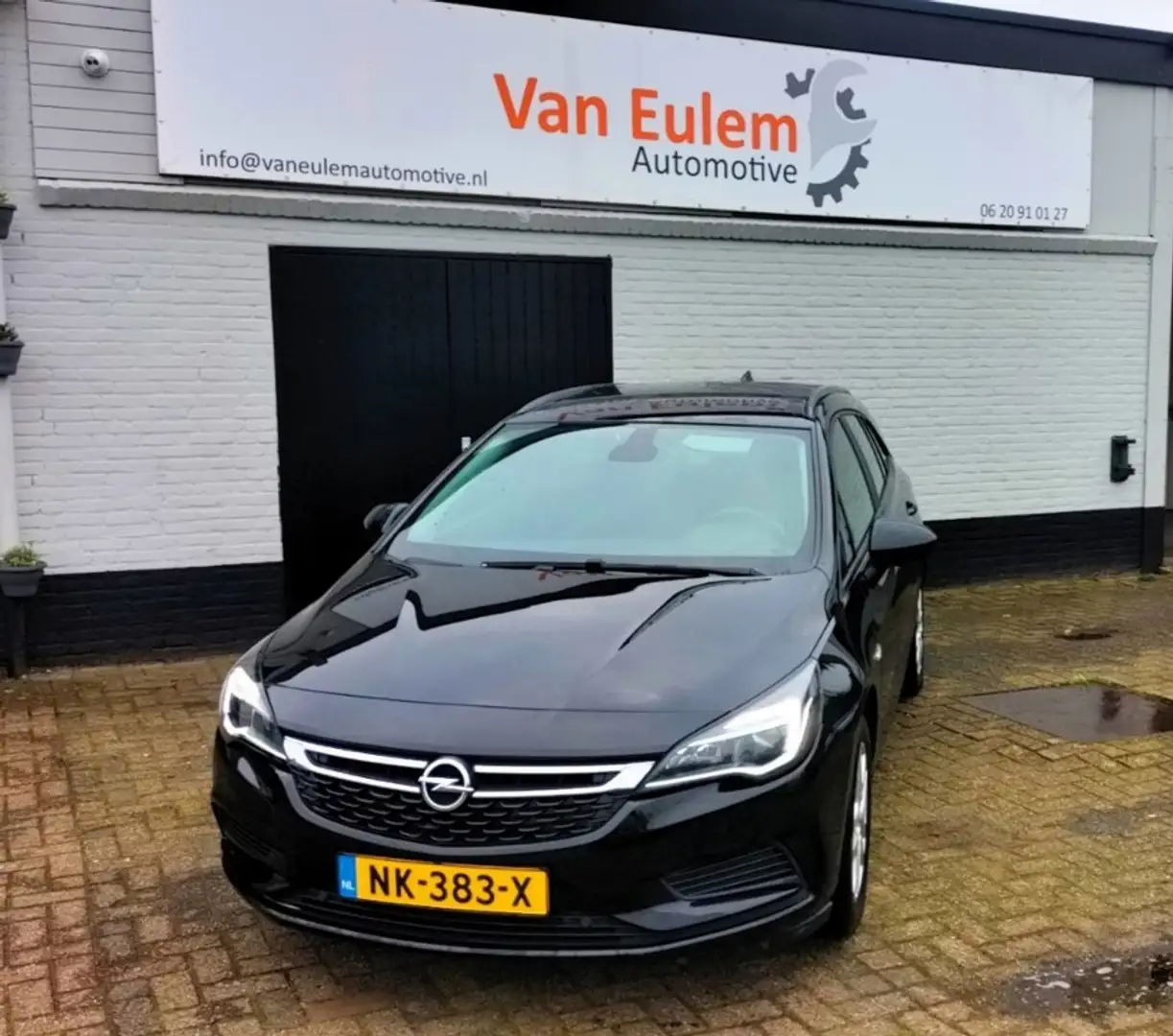 Opel Astra Sports Tourer 1.0 Online Edition Zwart - 1