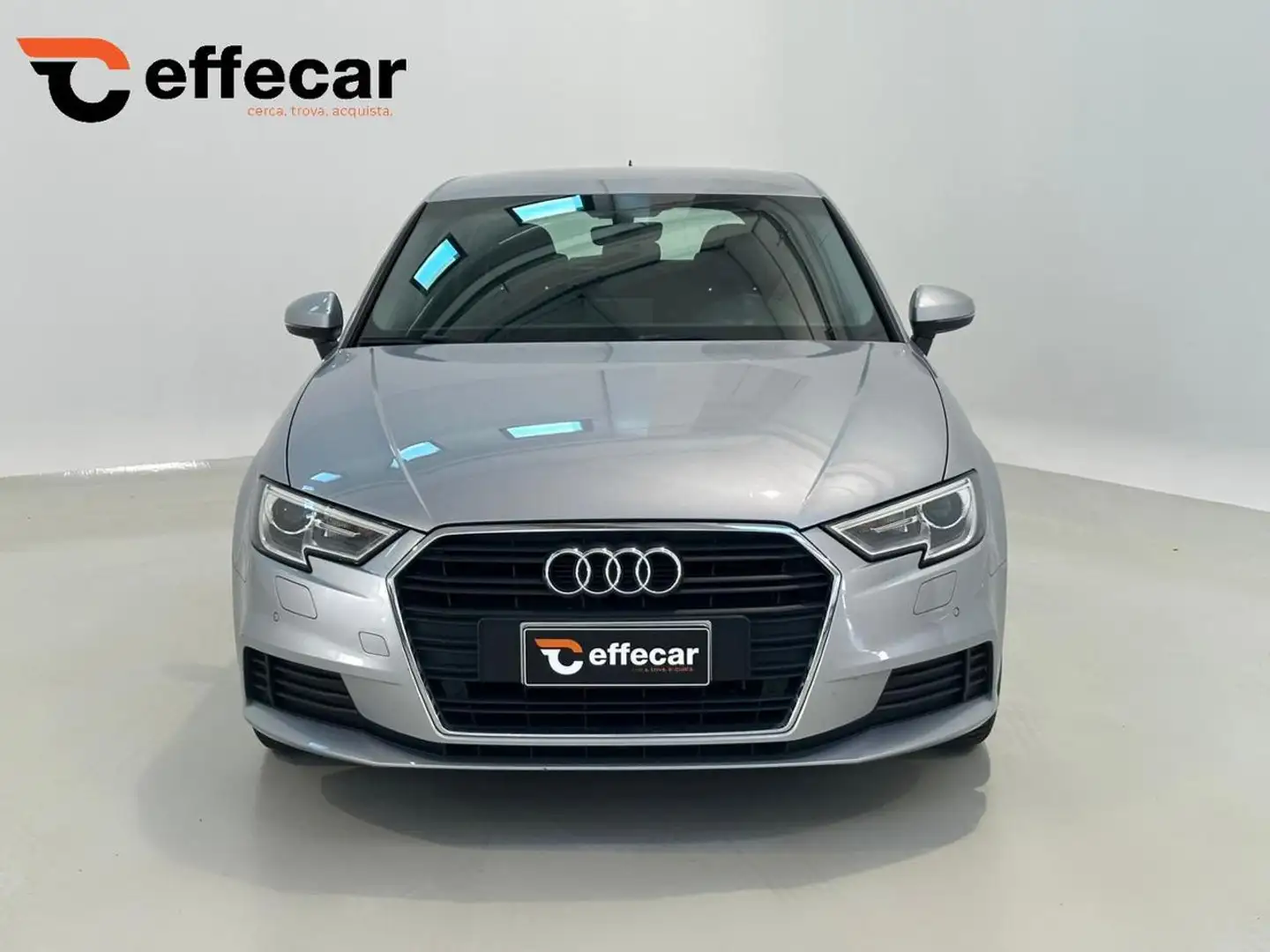 Audi A3 1.6 TDI 116 CV Silber - 2