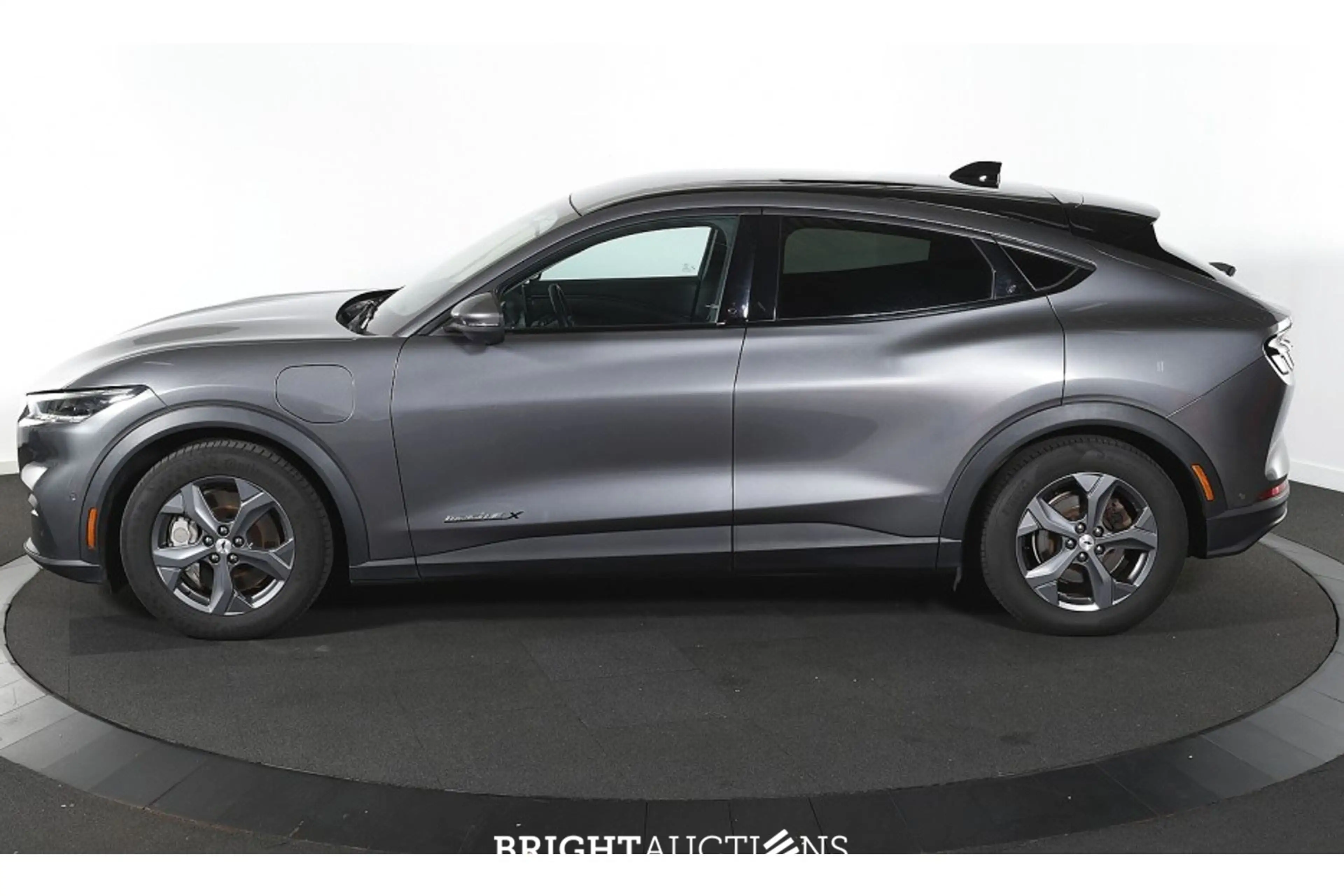 Ford Mustang Extended RWD 98 kWh — photo 7