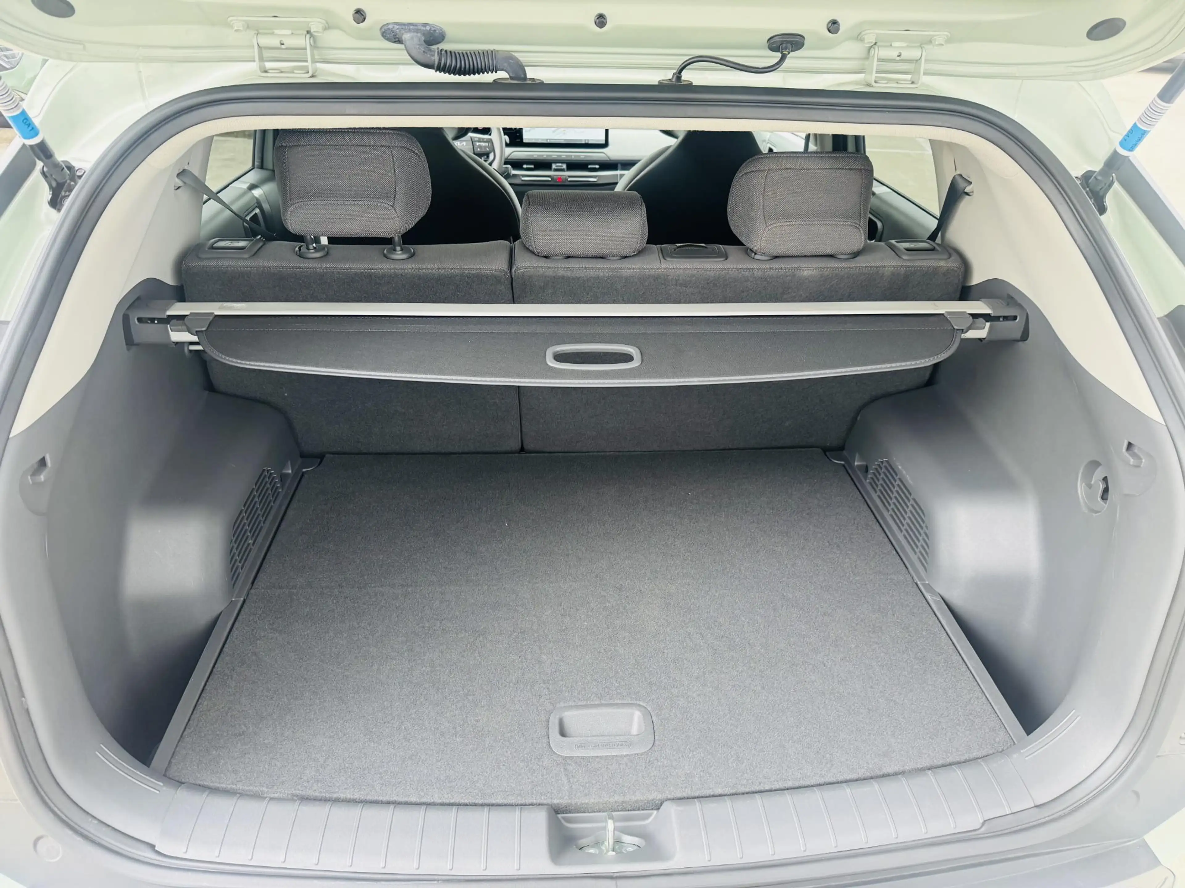 Kia EV3 Plus 81.4 kWh Stoel- & Stuurverw. | Privacyglass | — photo 8