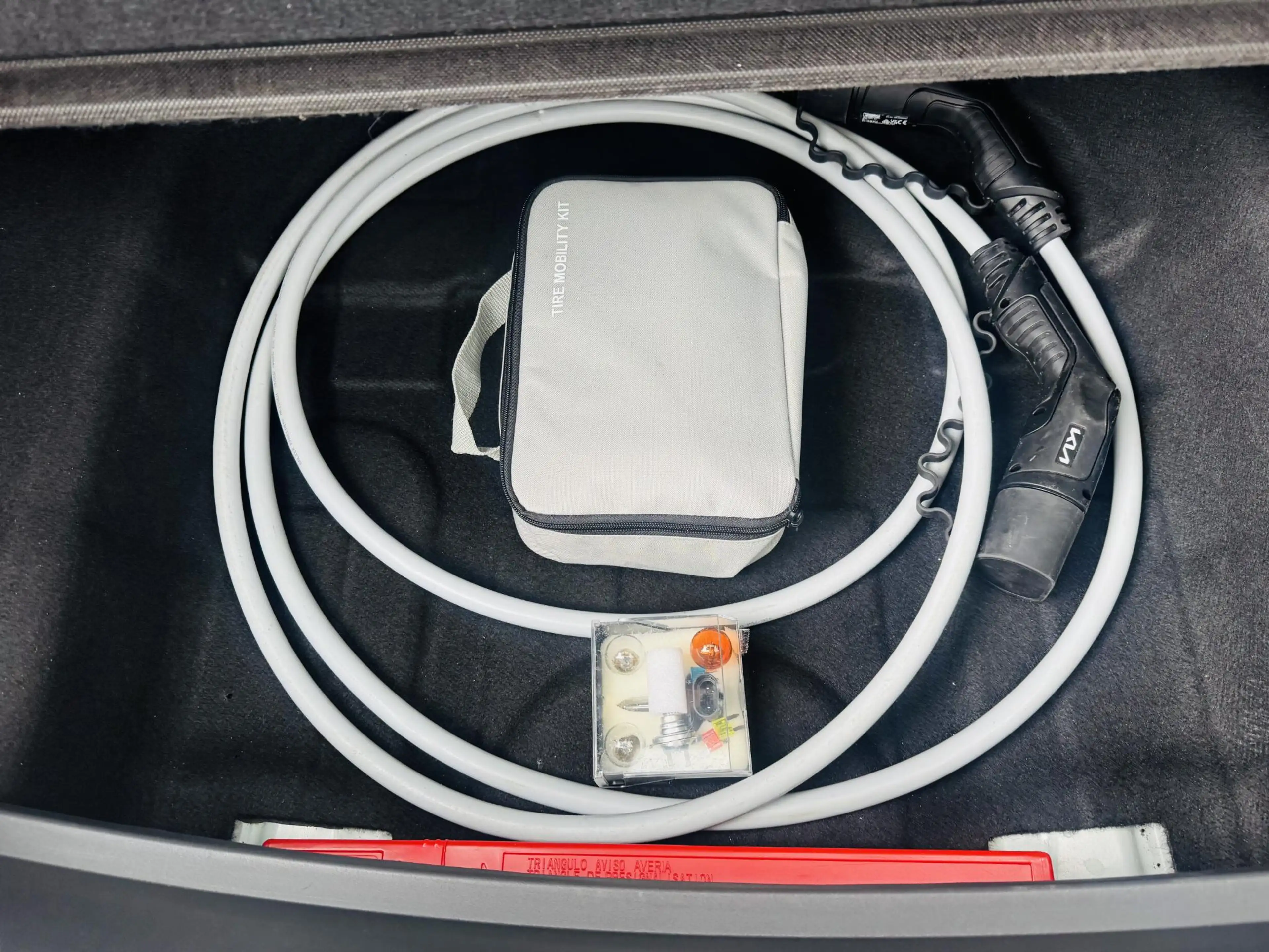 Kia EV3 Plus 81.4 kWh Stoel- & Stuurverw. | Privacyglass | — photo 7