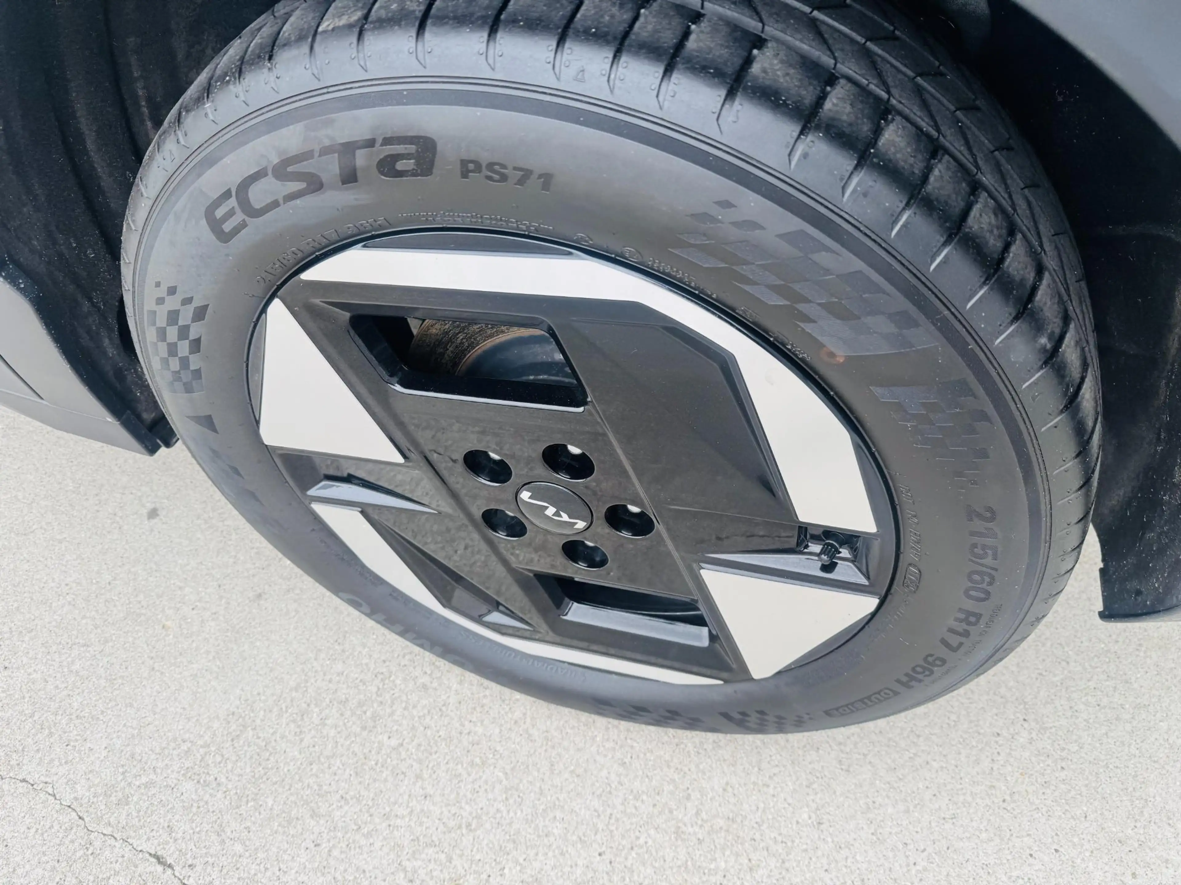 Kia EV3 Plus 81.4 kWh Stoel- & Stuurverw. | Privacyglass | — photo 6