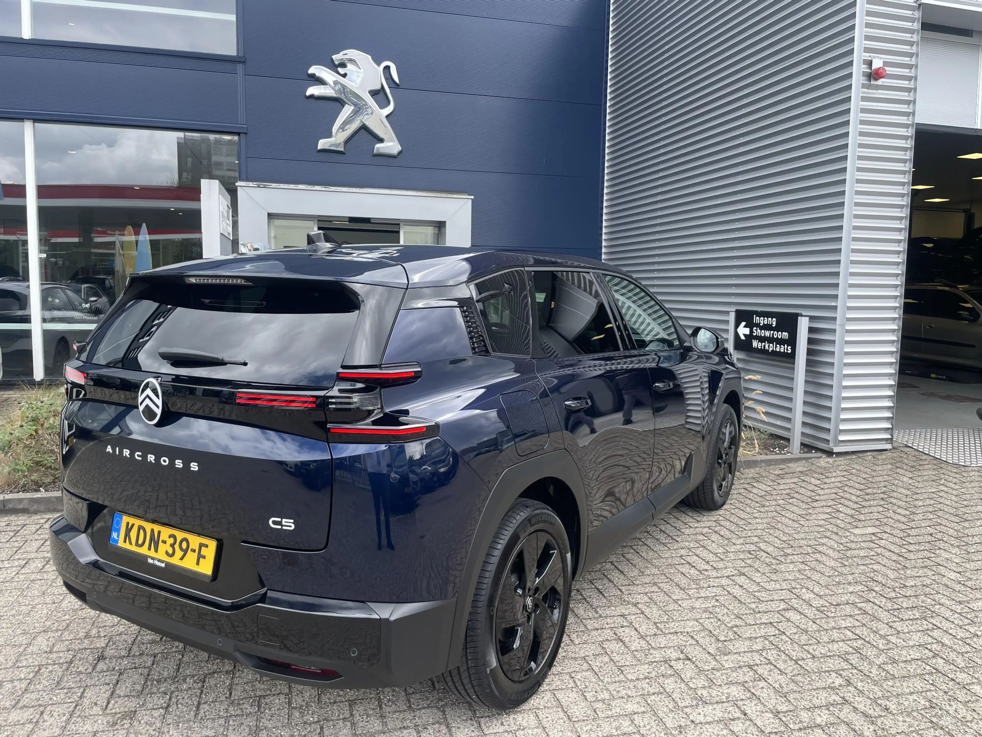 Citroen C5 Aircross 1.2 Hybrid 145 Plus — photo 7