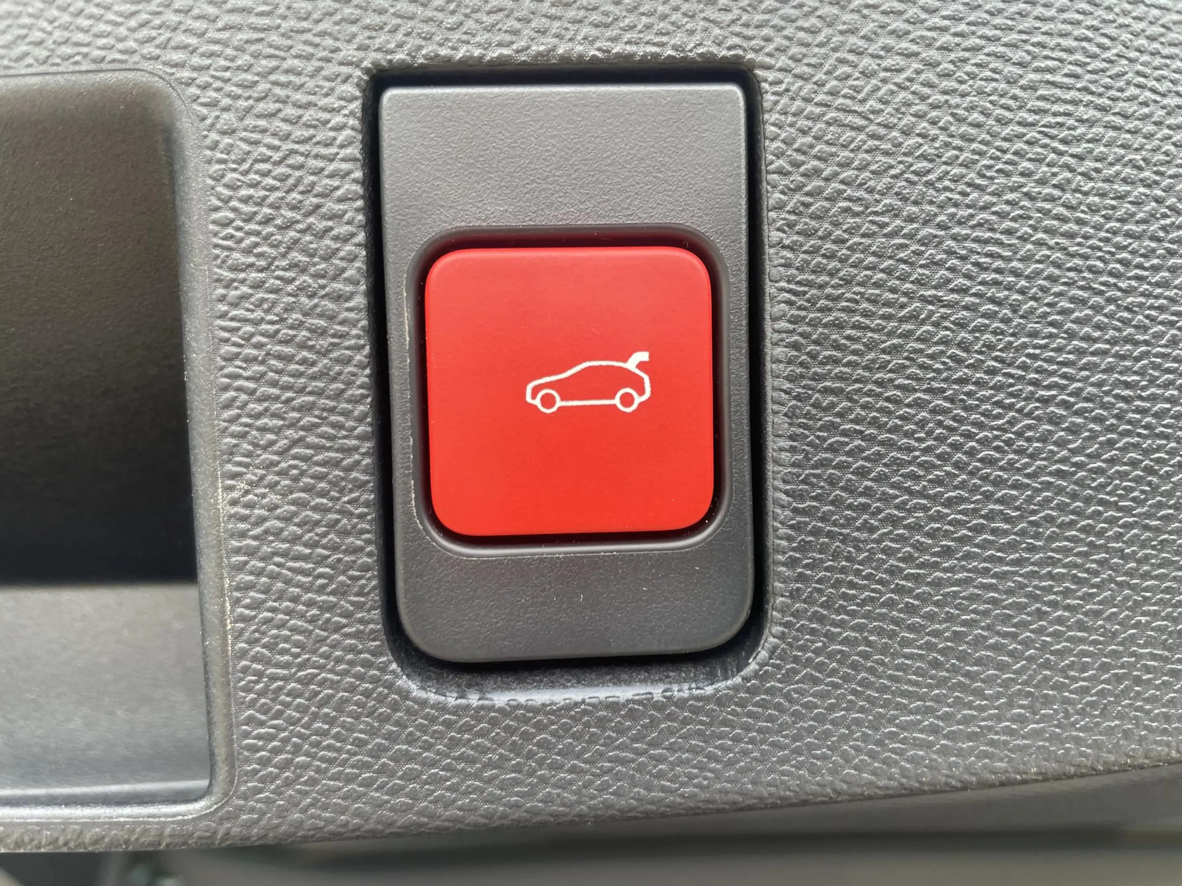 Citroen C5 Aircross 1.2 Hybrid 145 Plus — photo 11