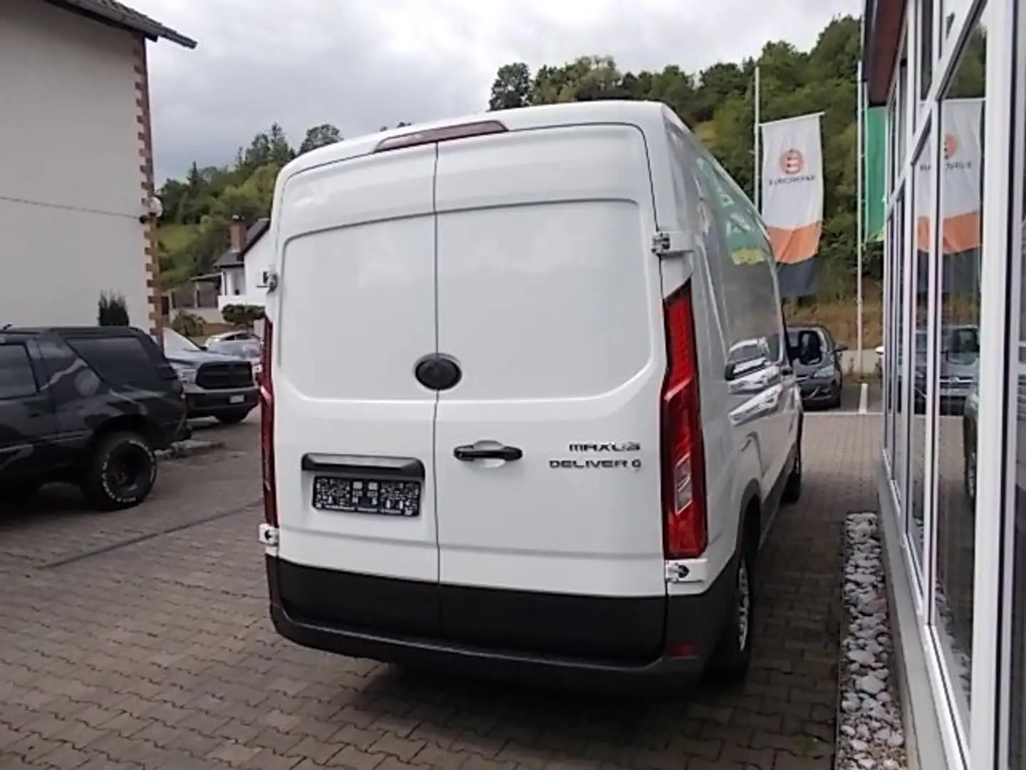 Maxus Deliver 9 Kasten Weiß - 2