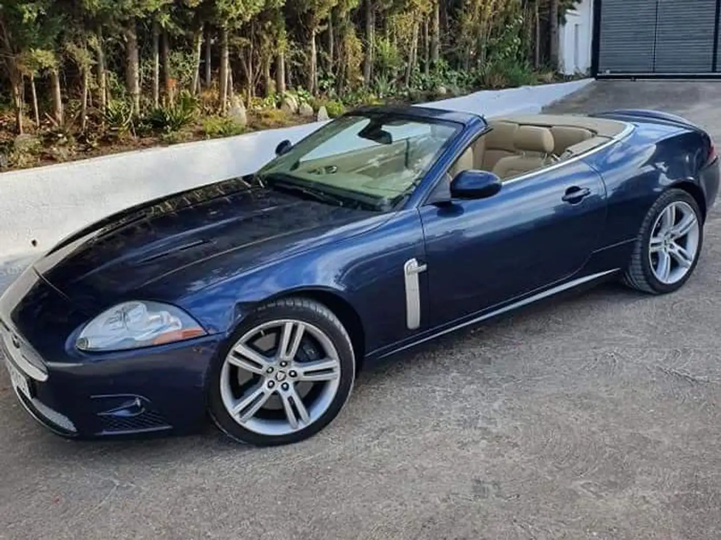 Jaguar XKR 420 CV Mavi - 1