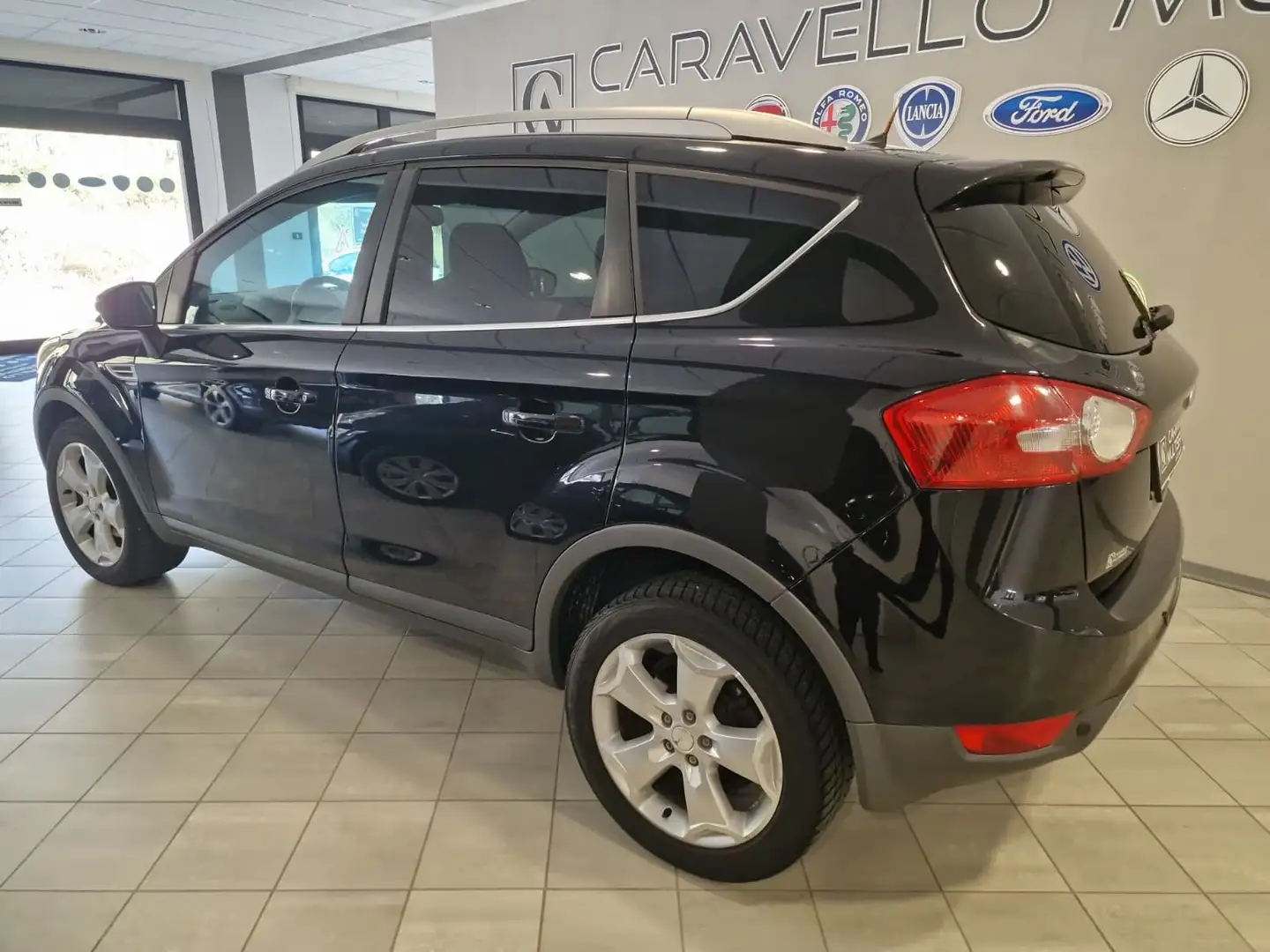 Ford Kuga Kuga I 2009 2.0 tdci Titanium 4wd 136cv dpf Zwart - 2