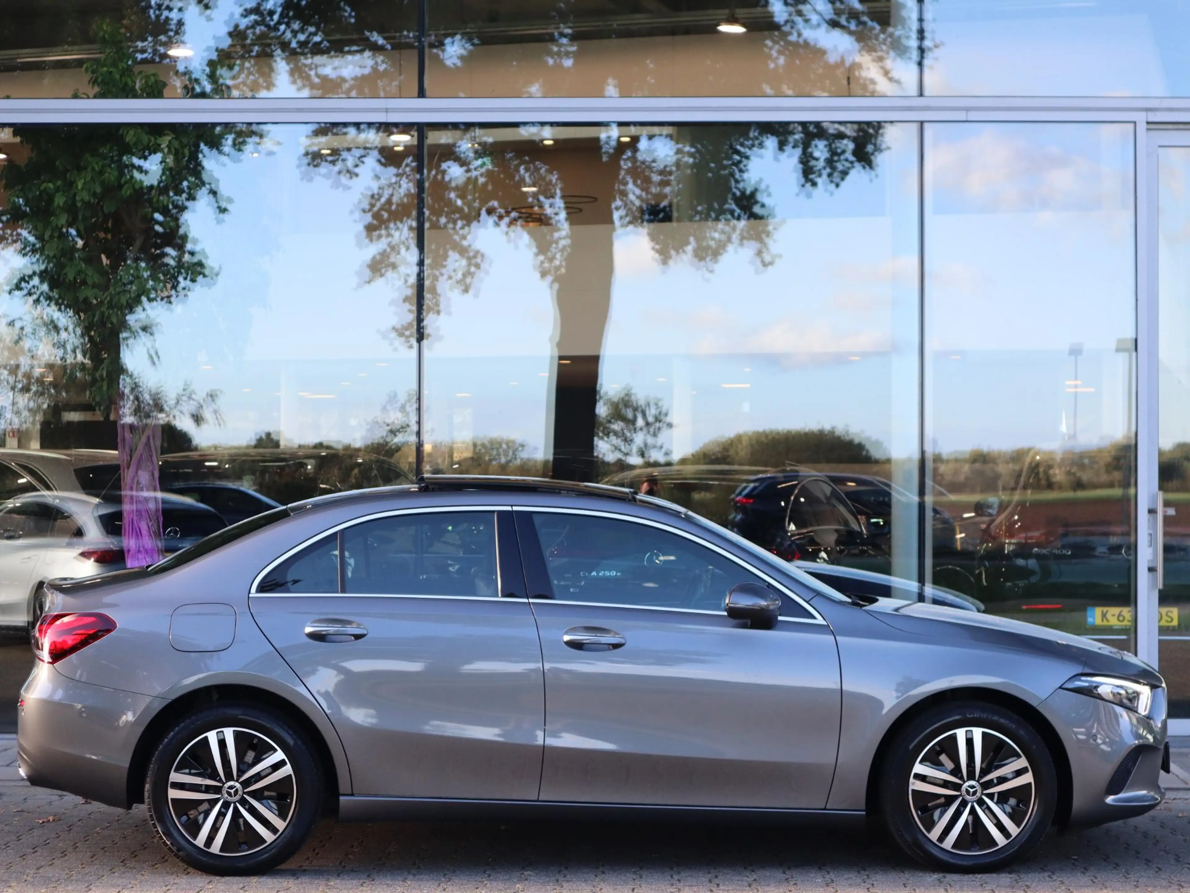 Mercedes-Benz A 250 e Business Solution Luxury Limited — photo 5