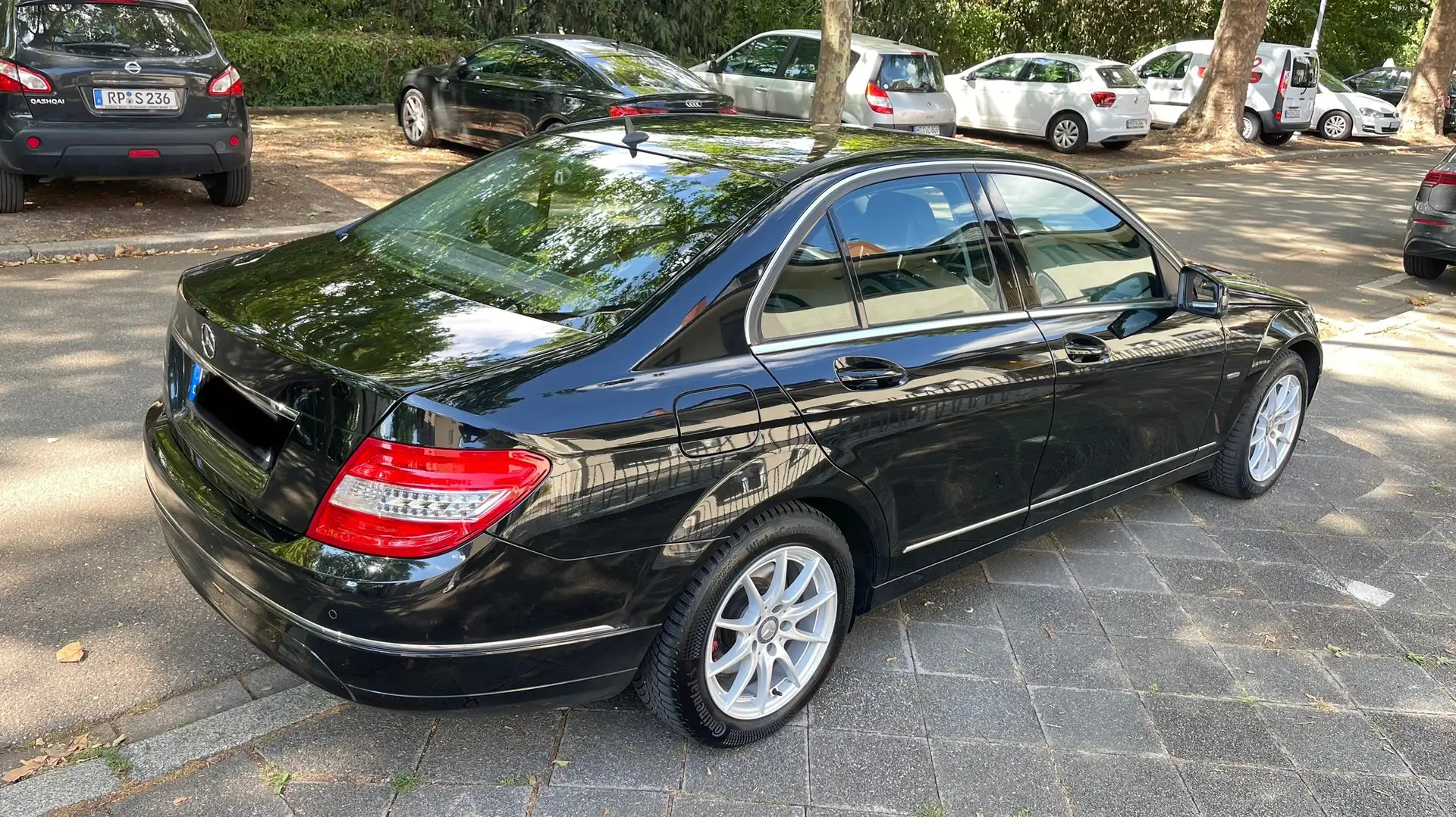 Mercedes-Benz C 200 CGI Automatik BlueEFFICIENCY Avantgarde Klima Schwarz - 1