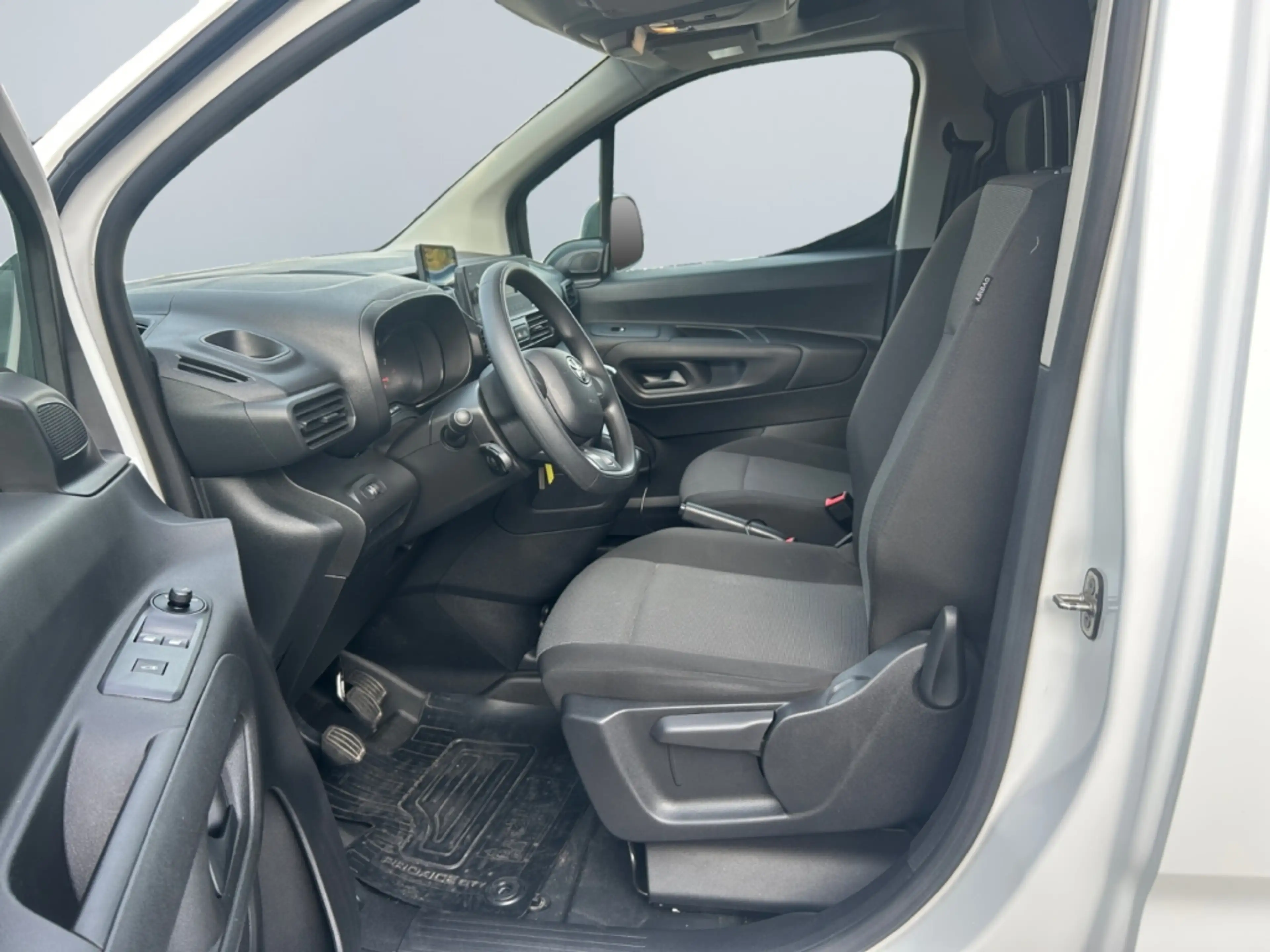 Toyota Proace City 1.5 D-4D L1 Duty *DAB*Klima*Bluetooth* — photo 9