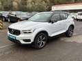 Volvo XC40 T3 R-Design Aut. Gris - thumbnail 2