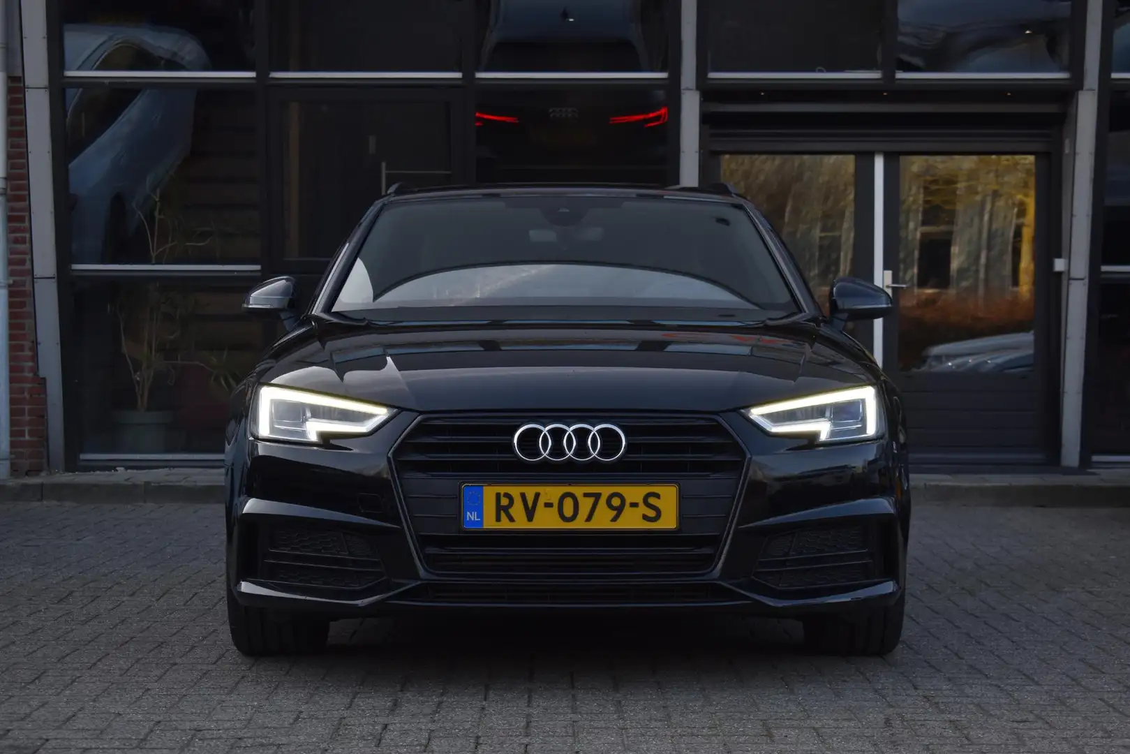 Audi A4 Avant 2.0 TFSI MHEV Sport S line black edition 3x Noir - 2