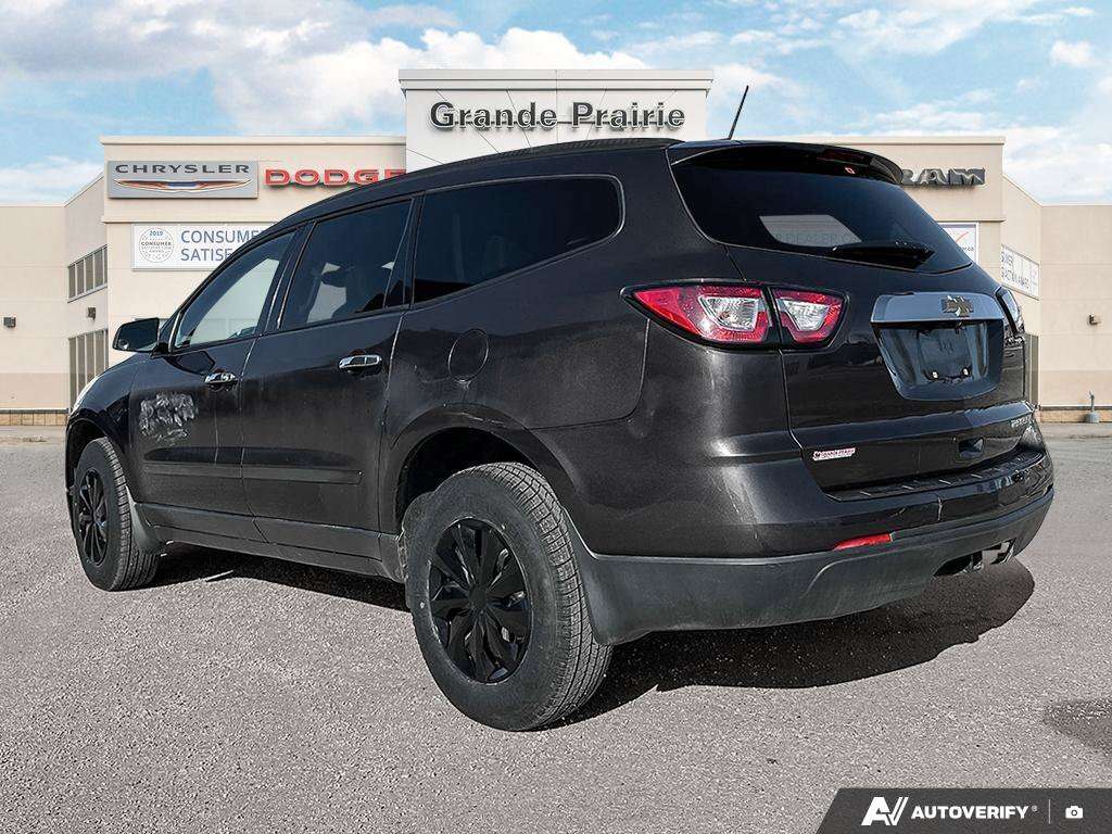 2016 Chevrolet Traverse LS — снимка 1