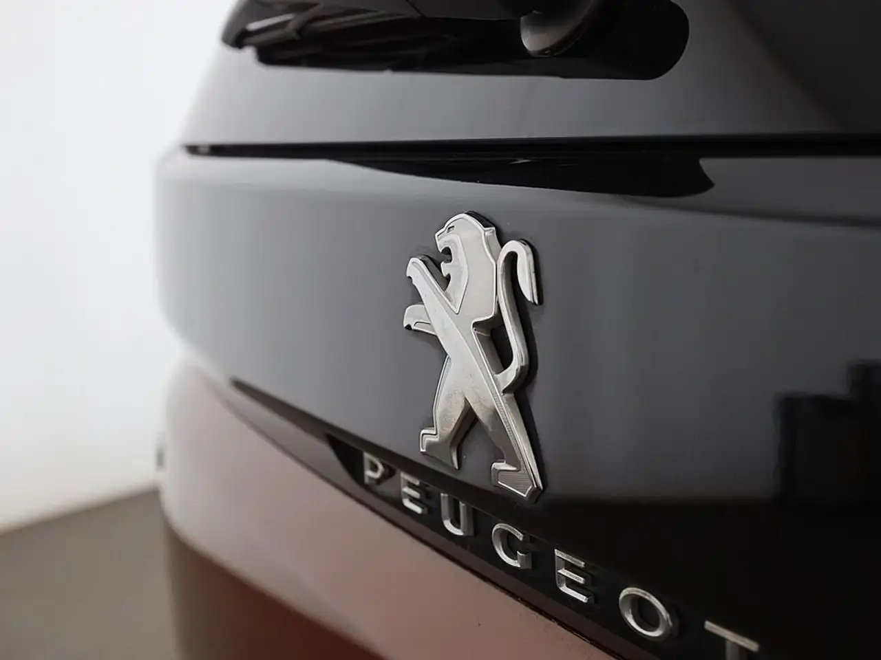 Peugeot 5008 1.5 BlueHDi 130 Allure Pack Aut 7-SITZER LED 8