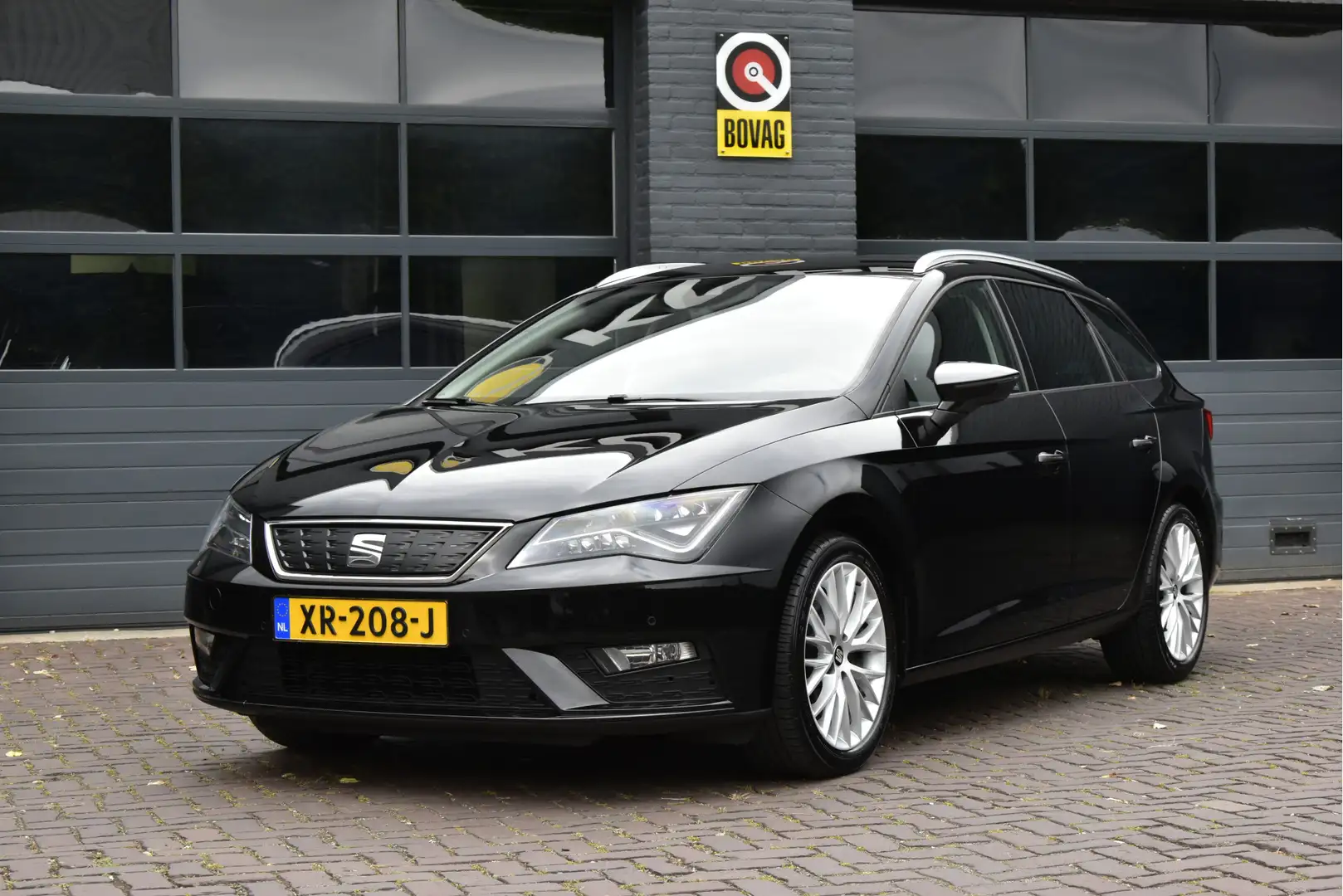 SEAT Leon ST 1.0 EcoTSI Style Business Intense Automaat Noir - 2
