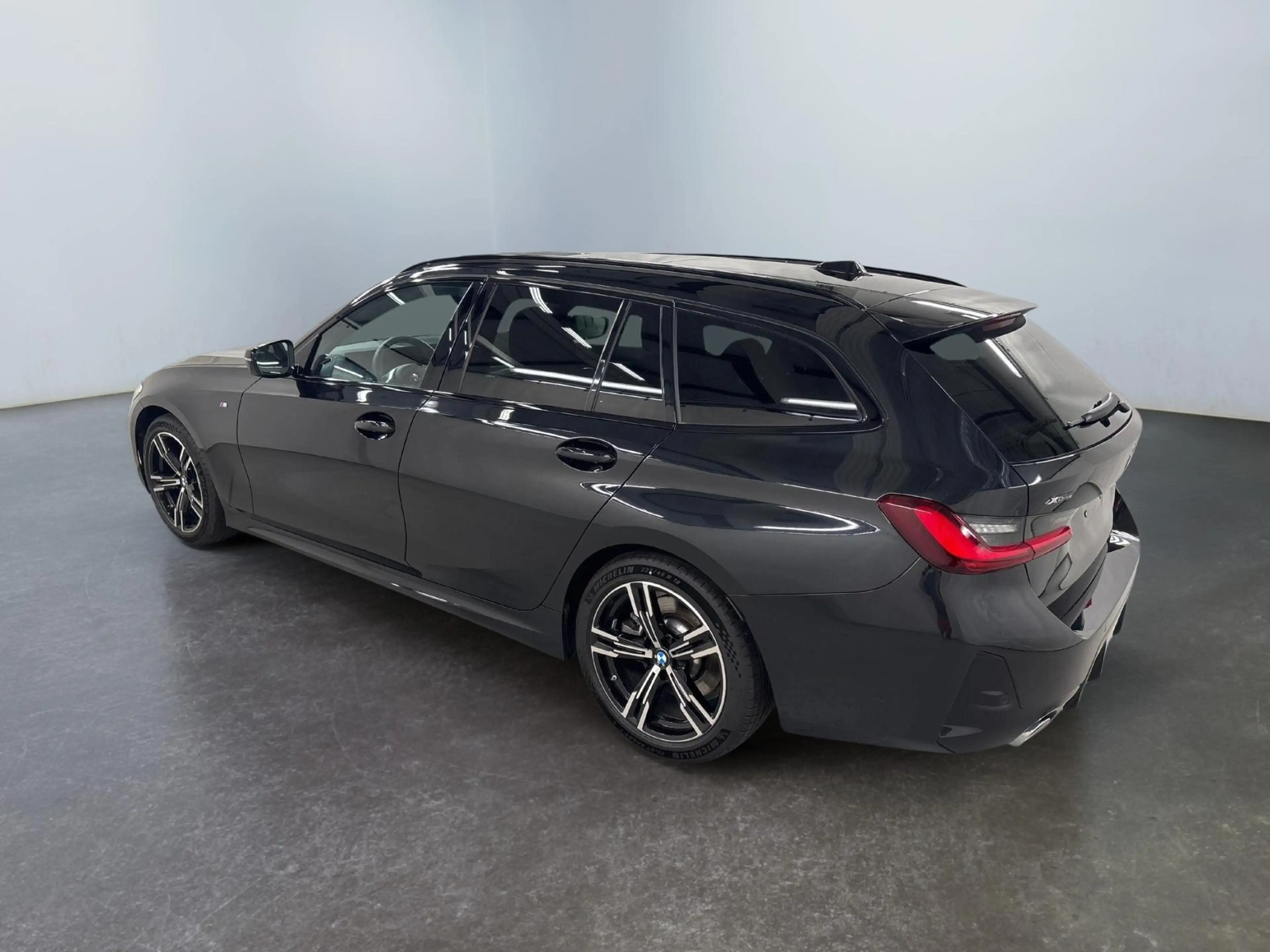 BMW 330 Touring 330i xDrive M Sport 245PS/180kW Steptro... — photo 5