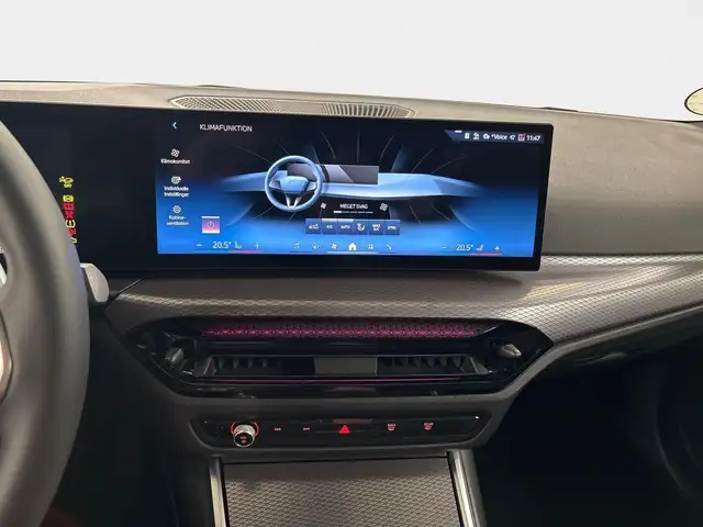 BMW 3 Series view 14