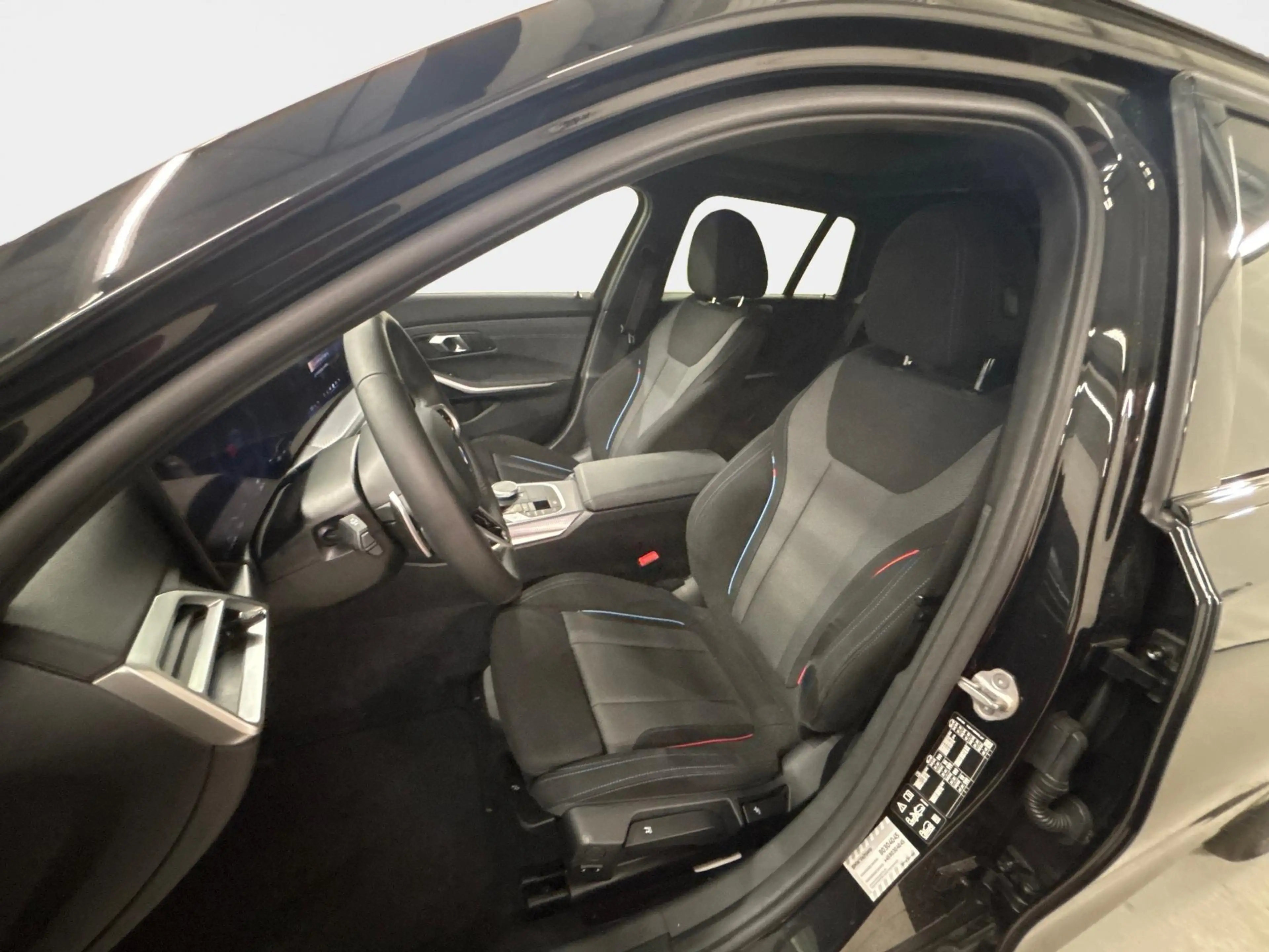 BMW 330 Touring 330i xDrive M Sport 245PS/180kW Steptro... — photo 17