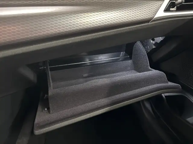 BMW 3 Series view 15