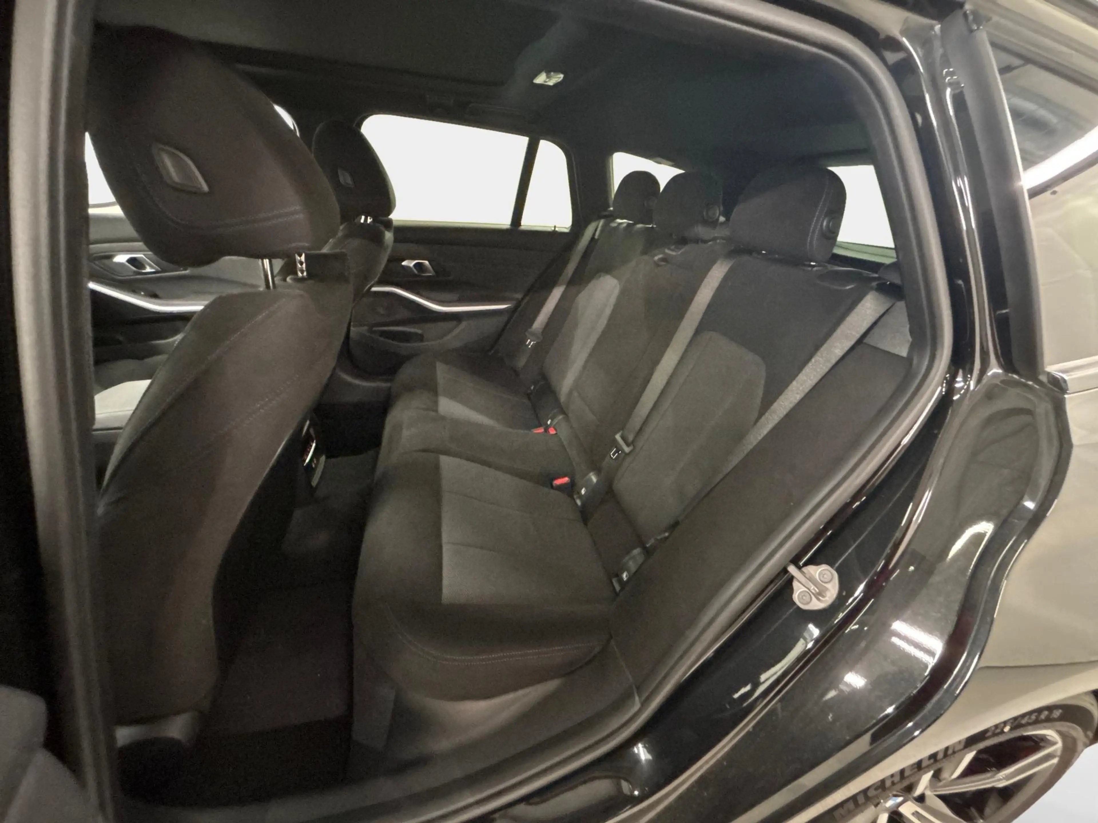 BMW 330 Touring 330i xDrive M Sport 245PS/180kW Steptro... — photo 19