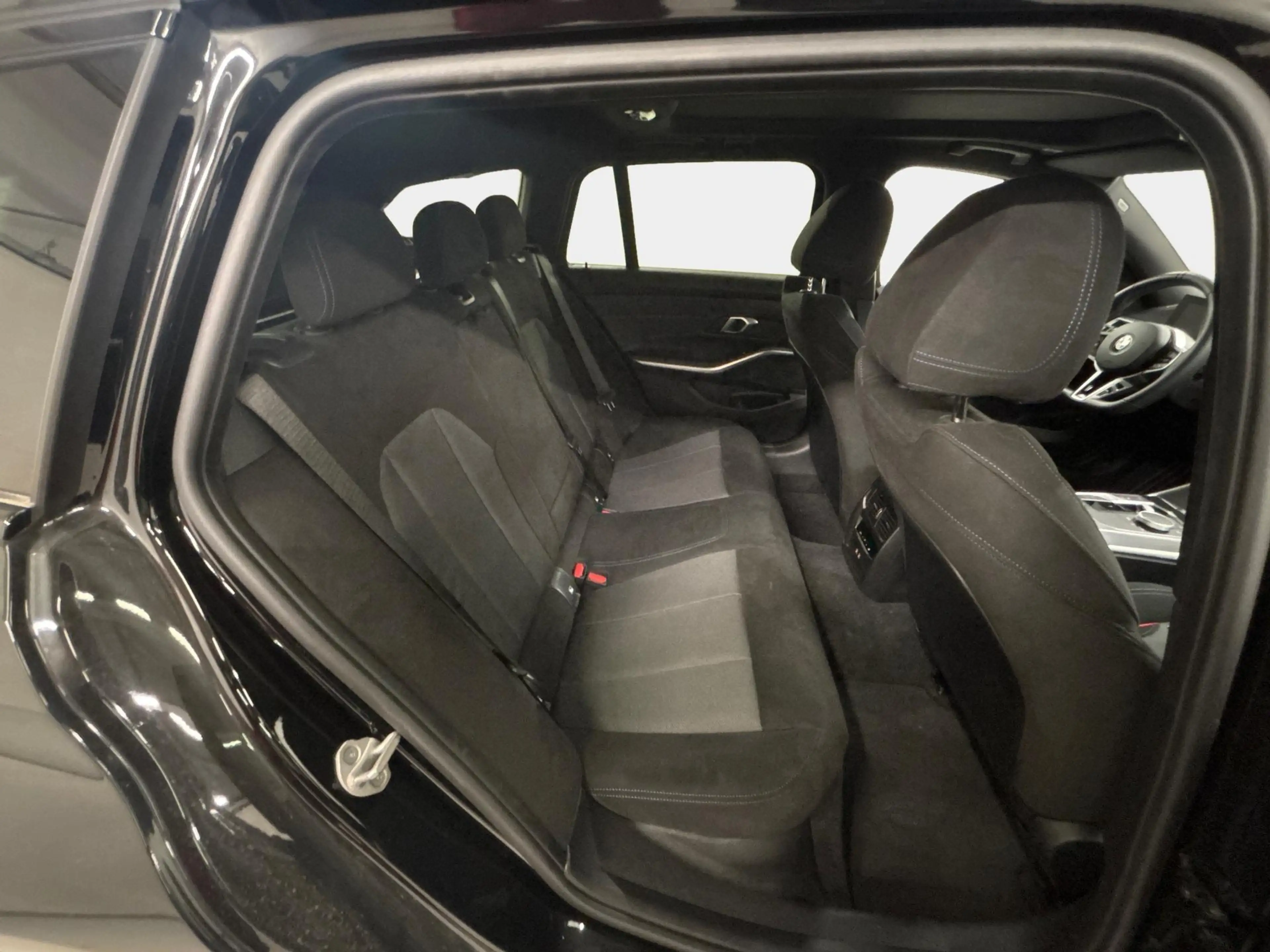 BMW 330 Touring 330i xDrive M Sport 245PS/180kW Steptro... — photo 20