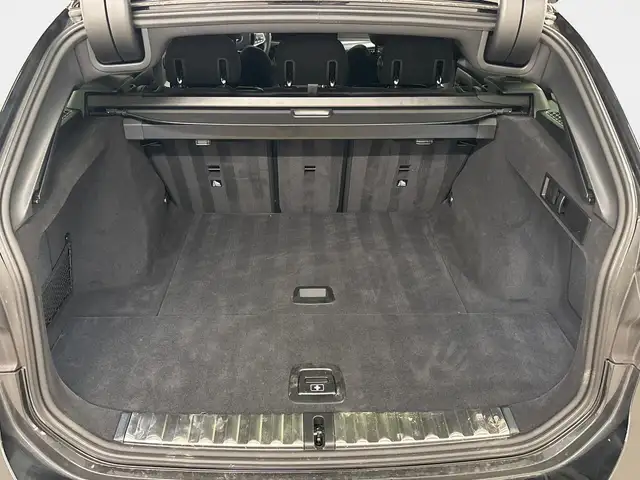 BMW 3 Series view 9