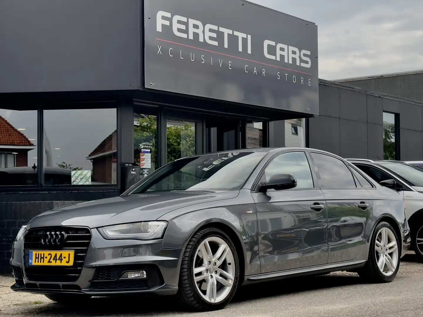 Audi A4 Limousine 1.8 TFSI AUT S-LINE BLACK-EDTION. LEDER Gris - 1