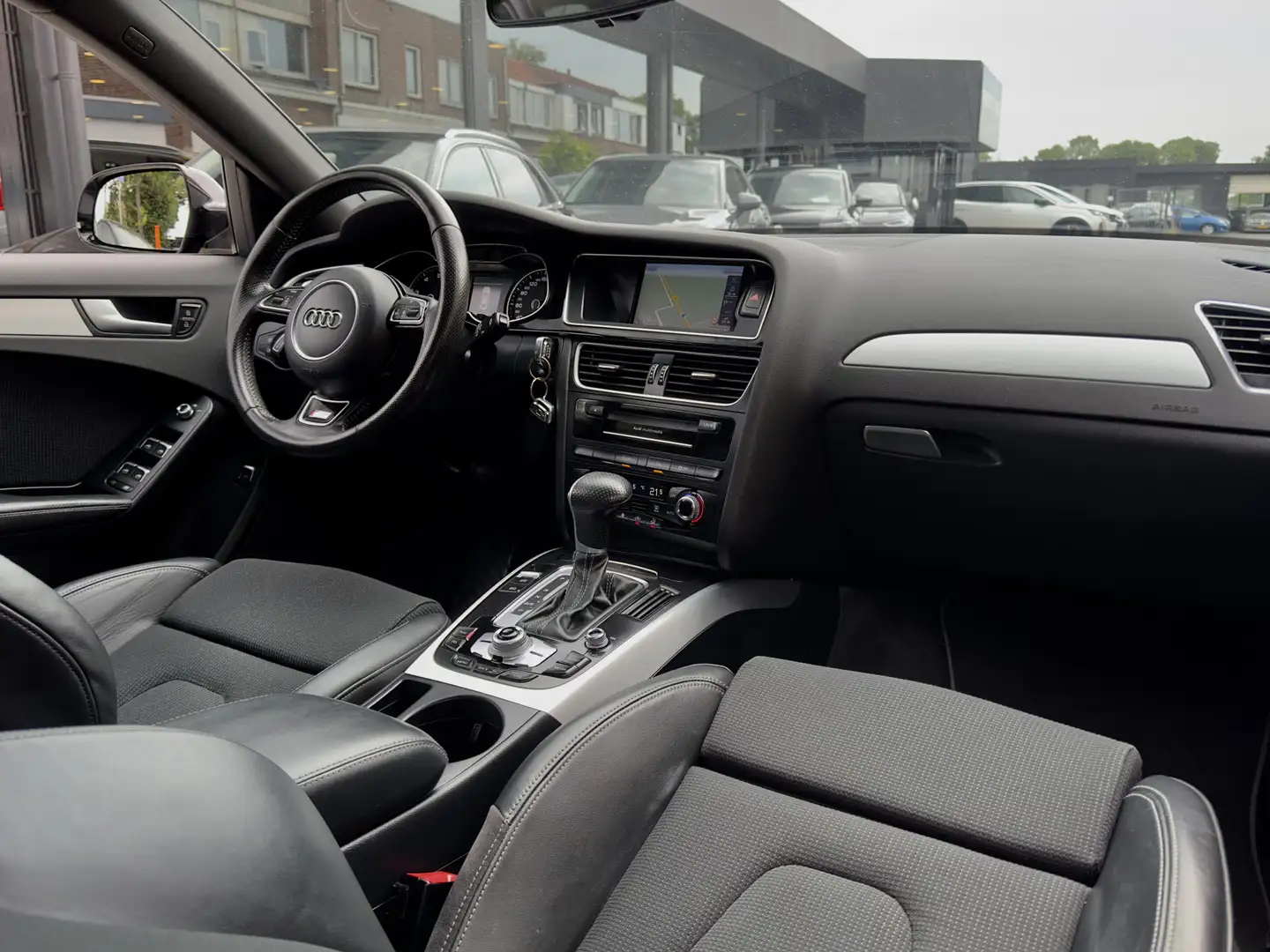 Audi A4 Limousine 1.8 TFSI AUT S-LINE BLACK-EDTION. LEDER Gris - 2
