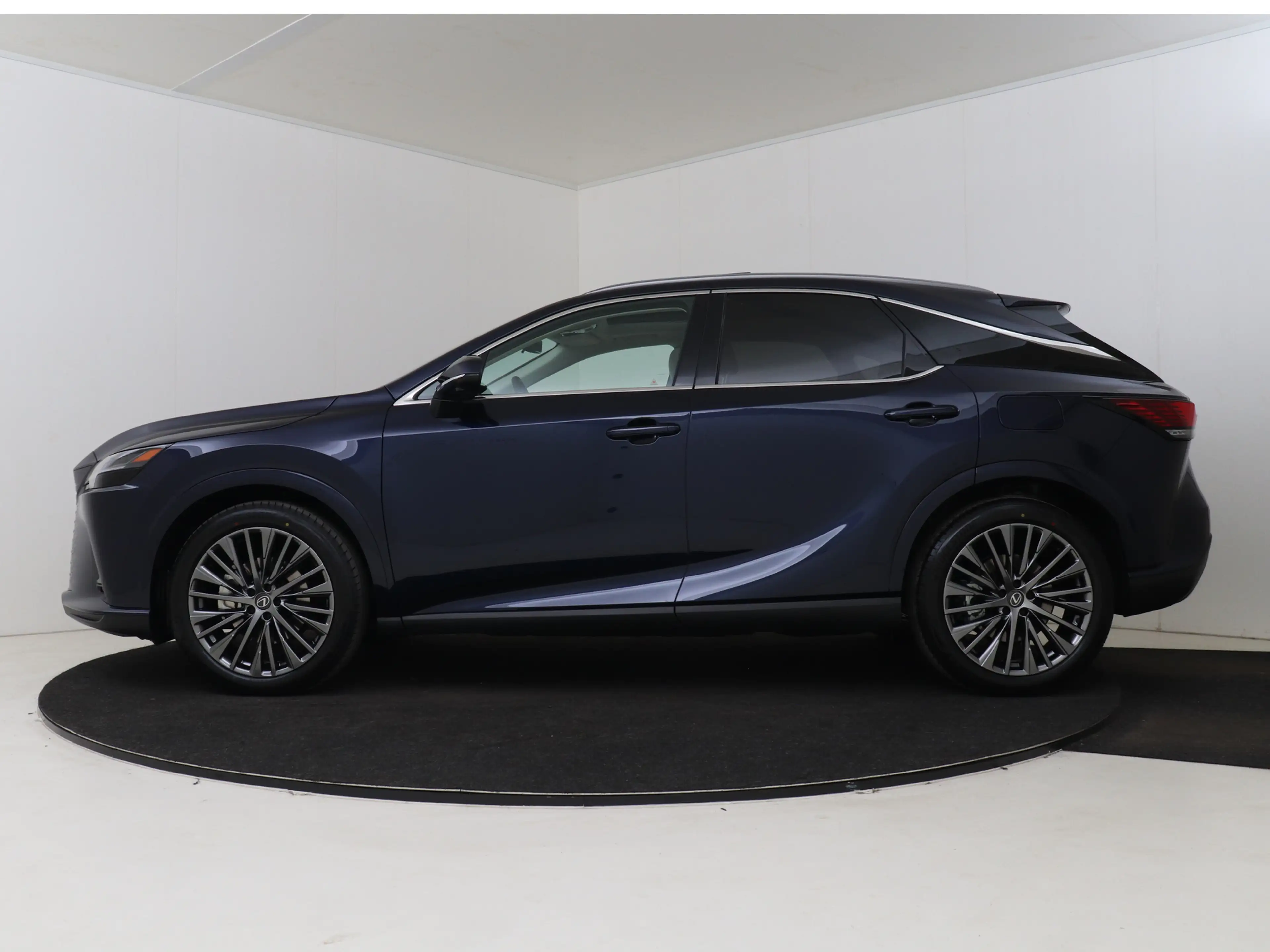 Lexus RX 450h 450h+ Plug-in Hybrid President Line | President Li — photo 3