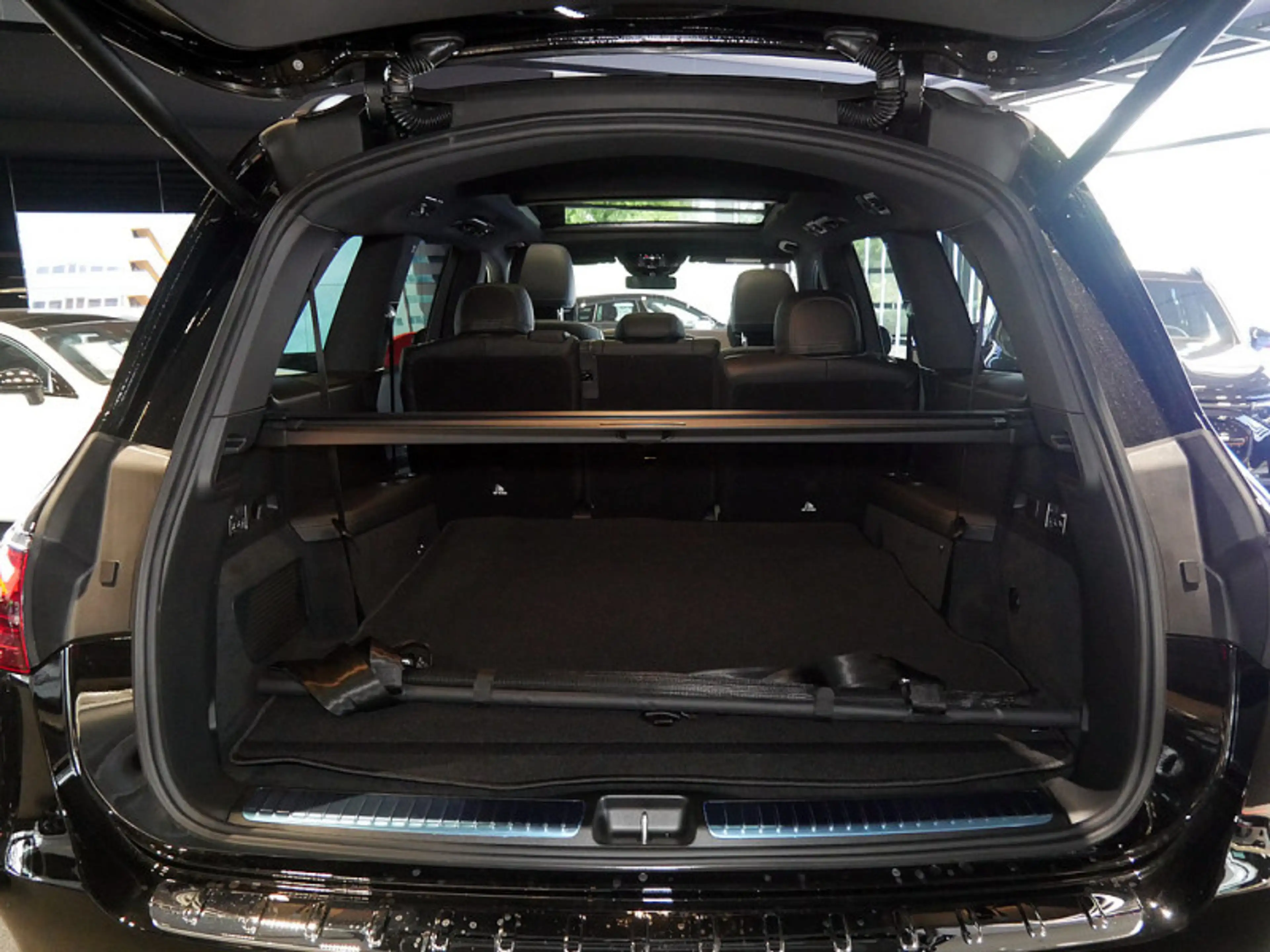 Mercedes-Benz GLS 450 d 4MATIC AMG BURM NIGHT WIDE MEMO MULTI — photo 12