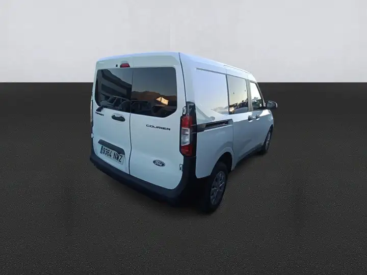 Ford Transit Courier 2026, foto 4