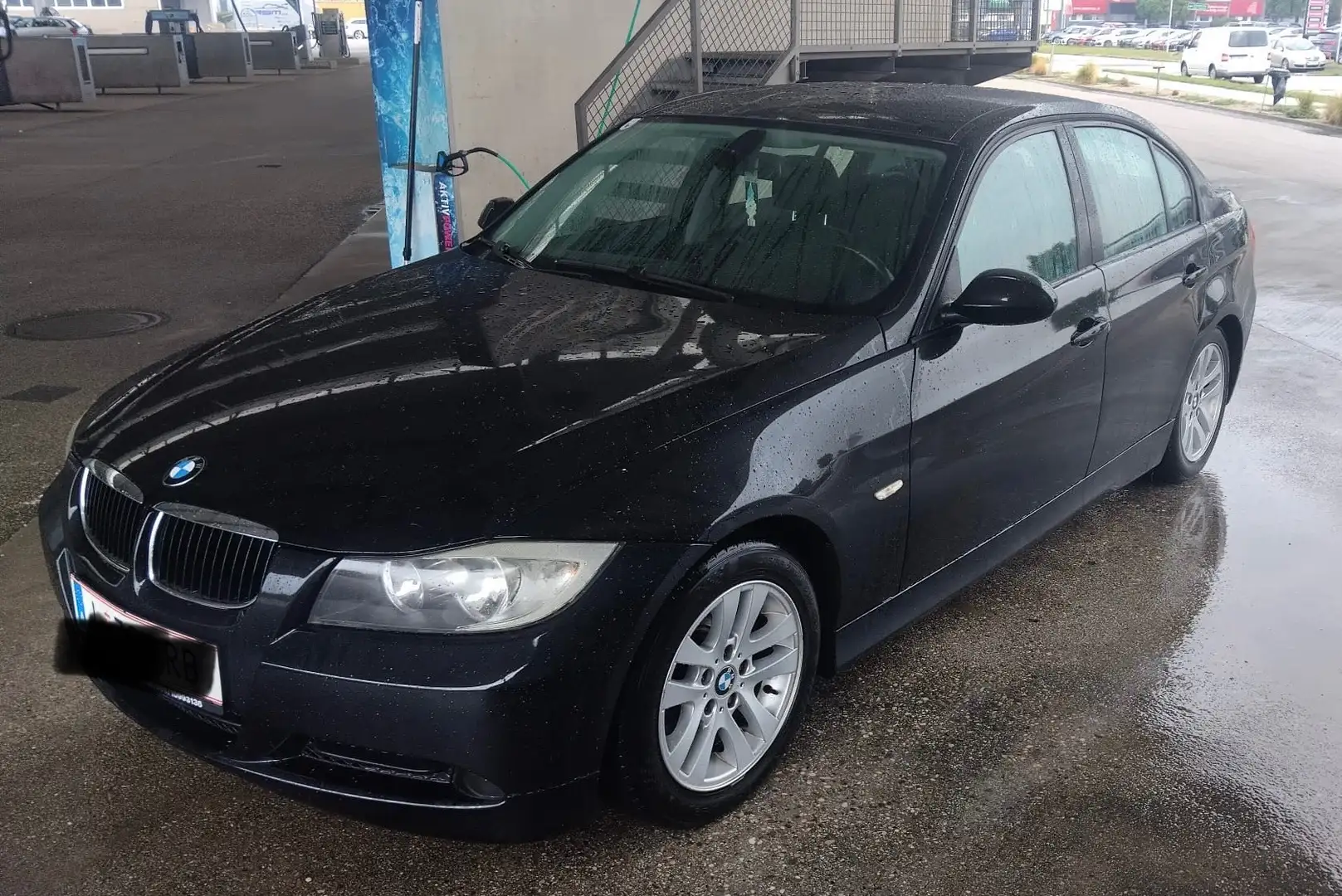 BMW 318 318d Schwarz - 2