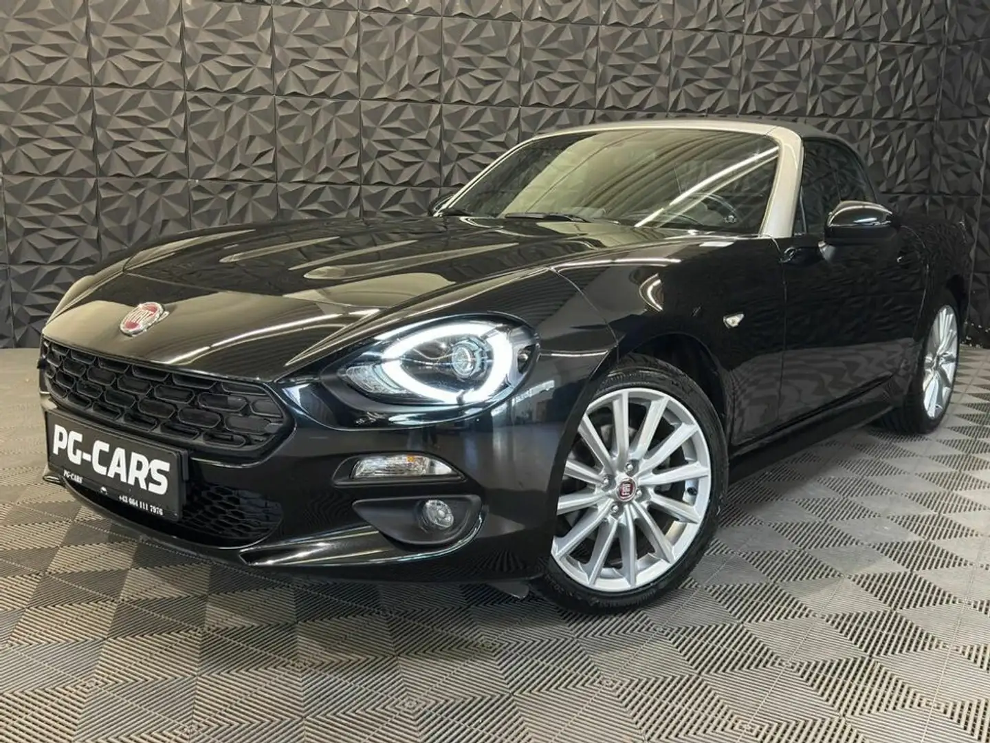 Fiat 124 Spider Lusso *Weihnachtsangebot bis 31.12.2025 Schwarz - 2