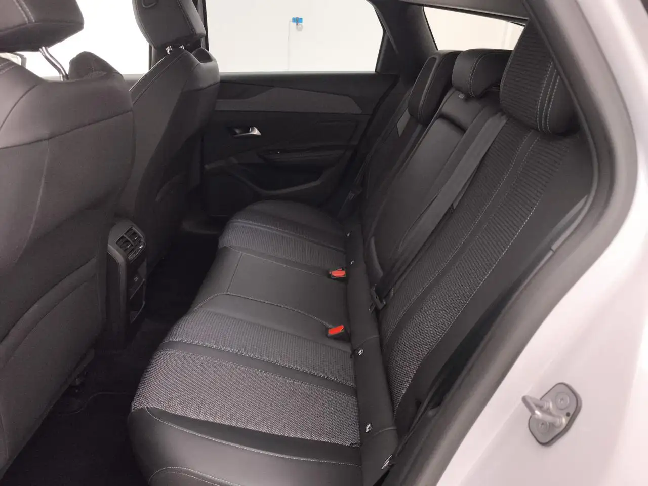 Peugeot 308 1.5 bluehdi Allure Pack s&s 130cv eat8 22