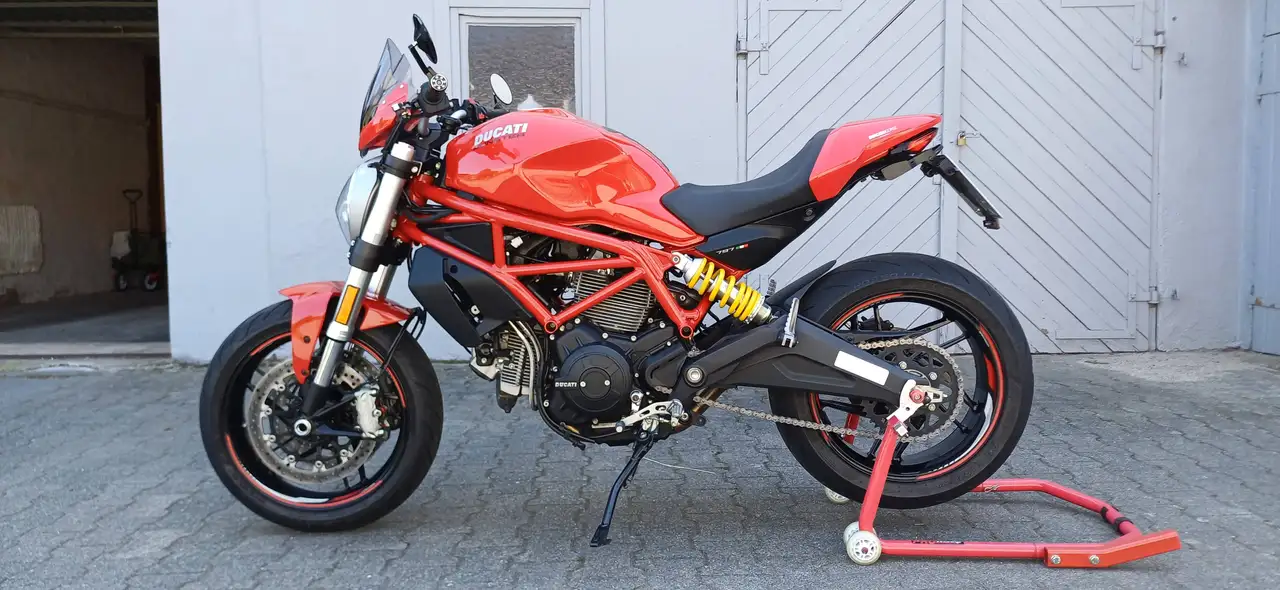 Ducati Monster 797