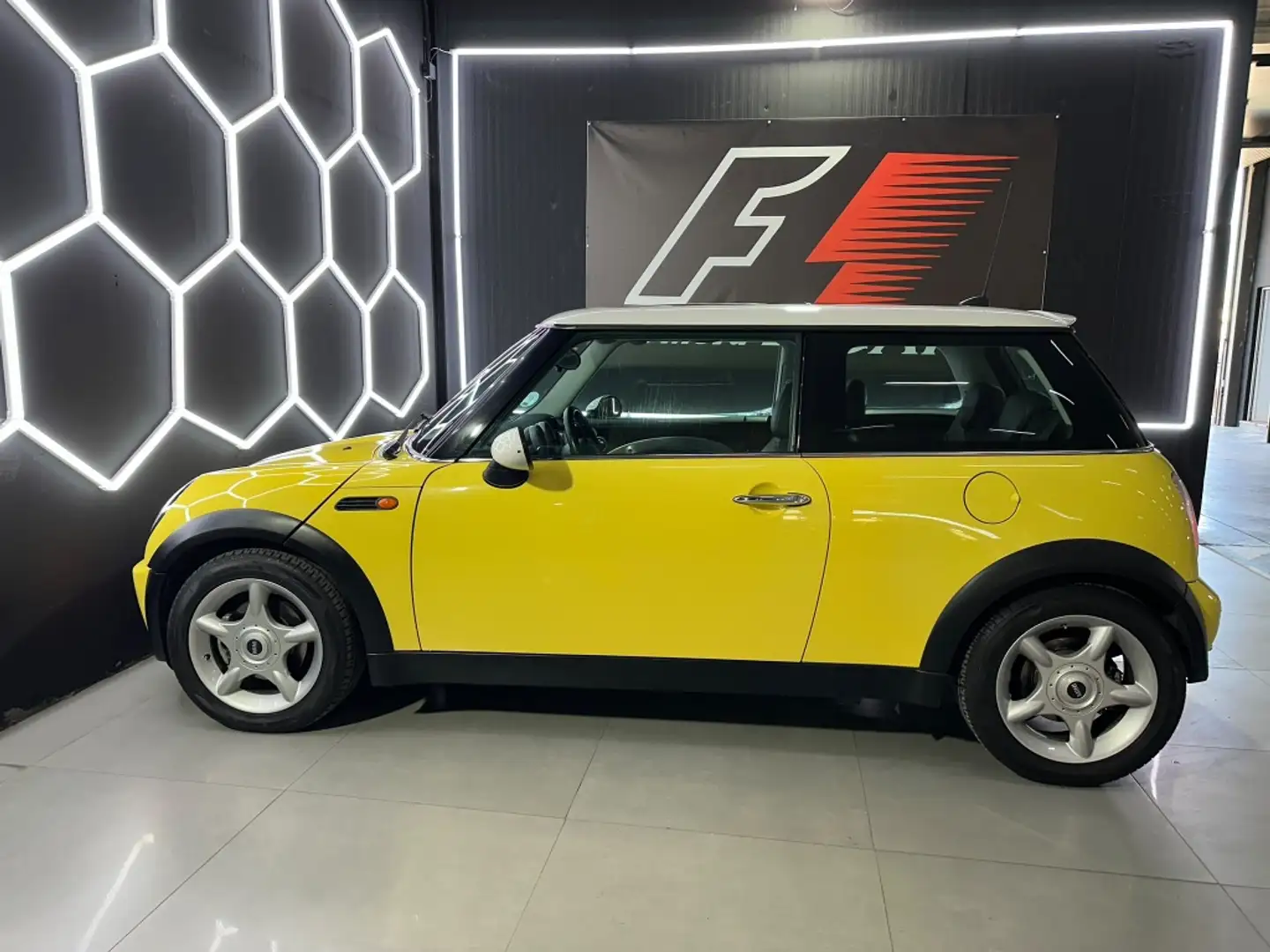 MINI Cooper Amarillo - 2