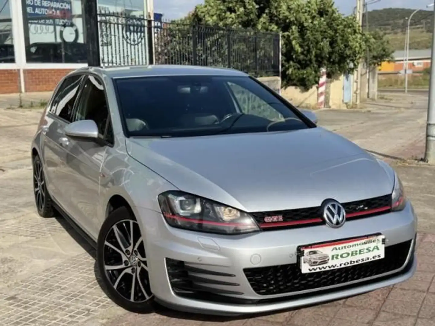 Volkswagen Golf VII 2.0 TSI GTI BlueMotion Tech 220cv Gris - 1