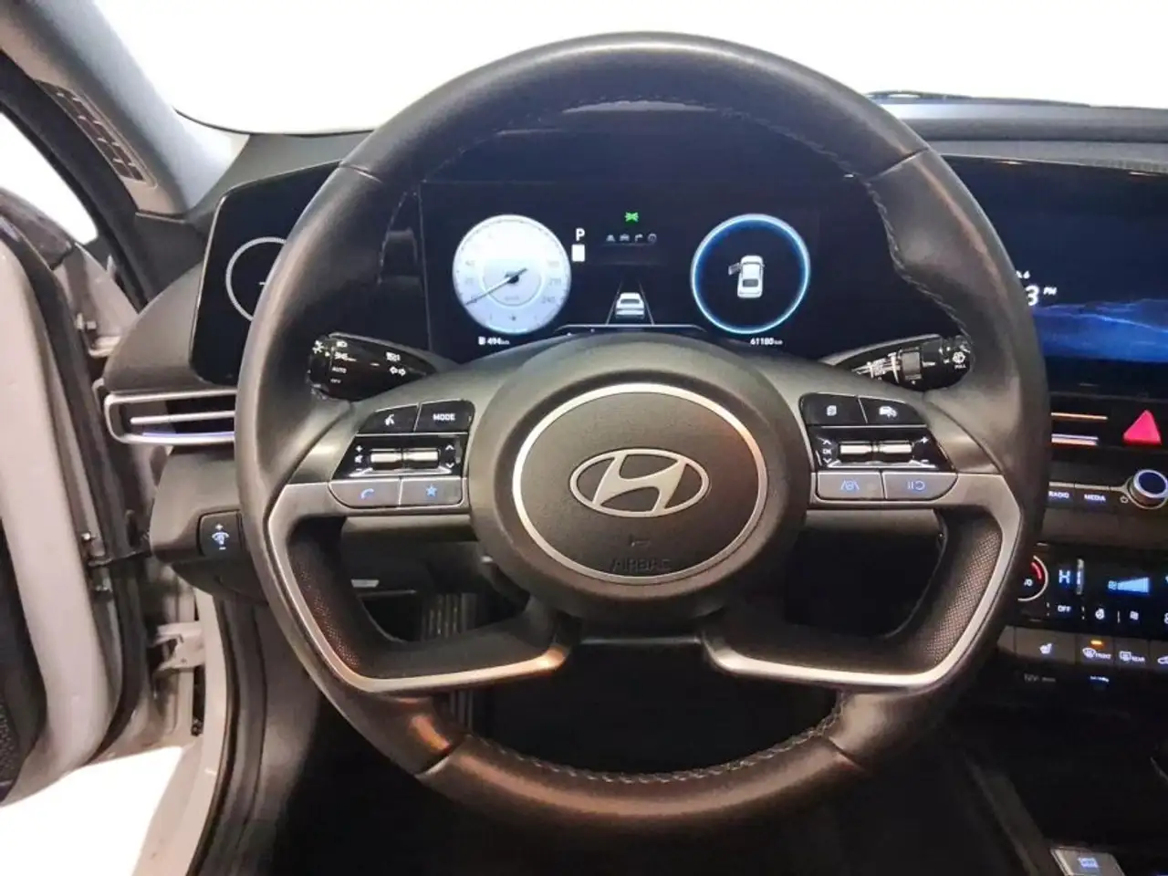 Hyundai ELANTRA снимка Hyundai ELANTRA