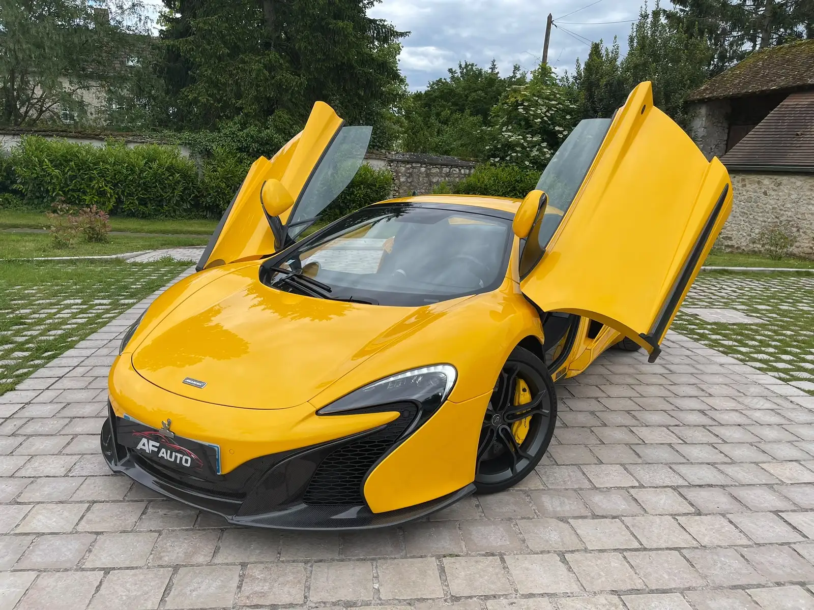 McLaren V8 3.8 650 ch
