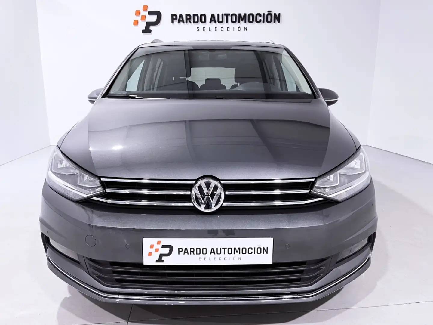 Volkswagen Touran Monovolumen Manual de 5 Puertas Gris - 2