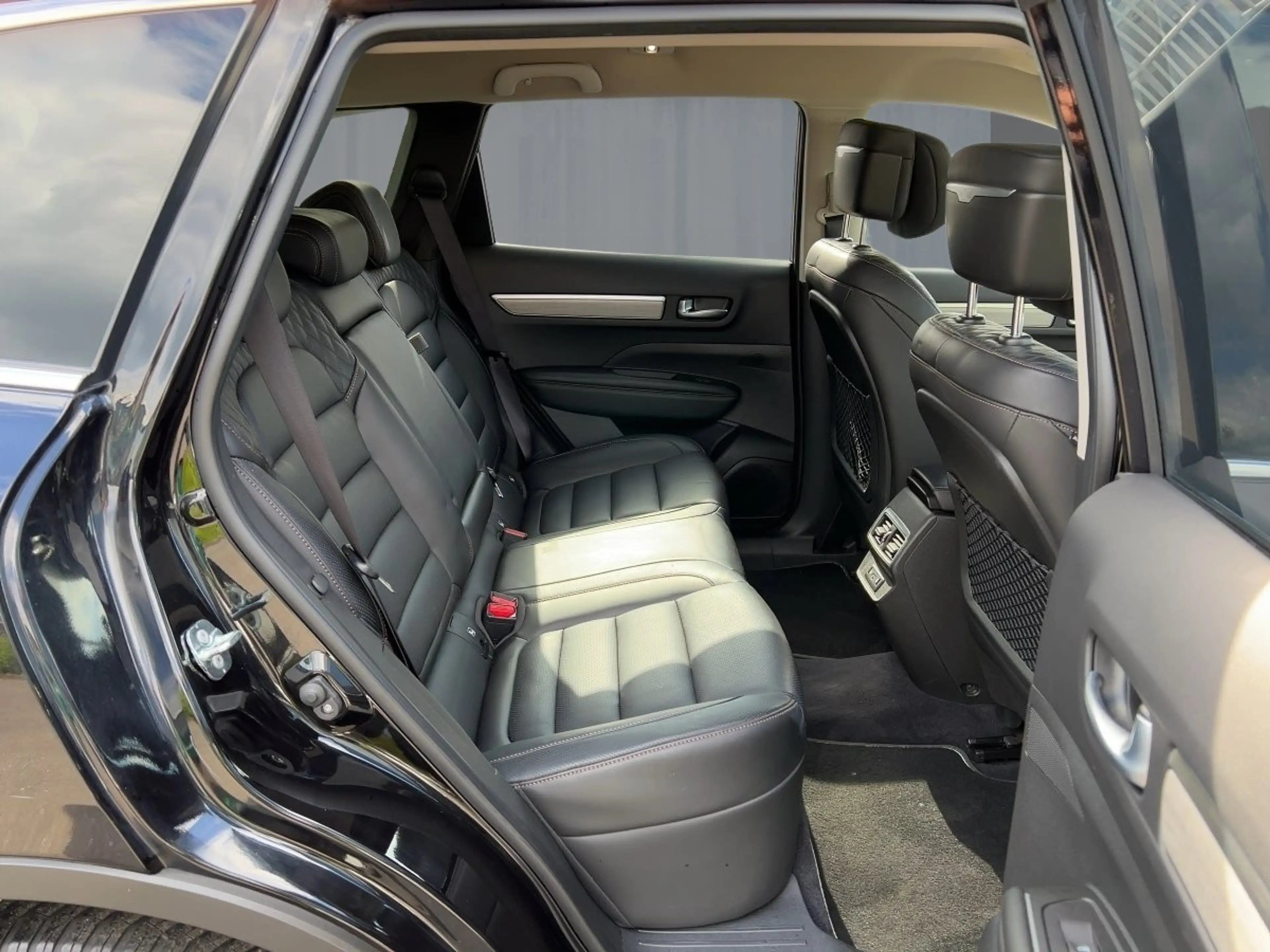 Renault Koleos INITIALE PARIS 4x4 dCi 185 X-TRONIC SELBSTPARKEND — photo 9