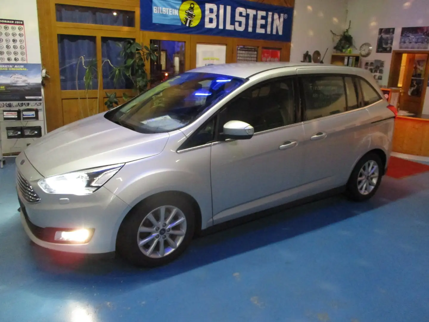 Ford C-Max 1.5 Grand C Max NAVI,Xenon, Titanium 7Sitzer Grau - 1