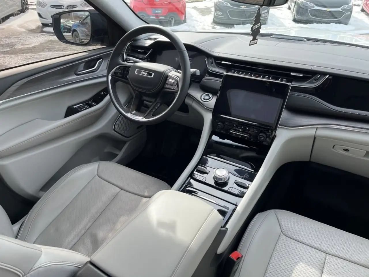 Jeep Grand Cherokee снимка Jeep Grand Cherokee