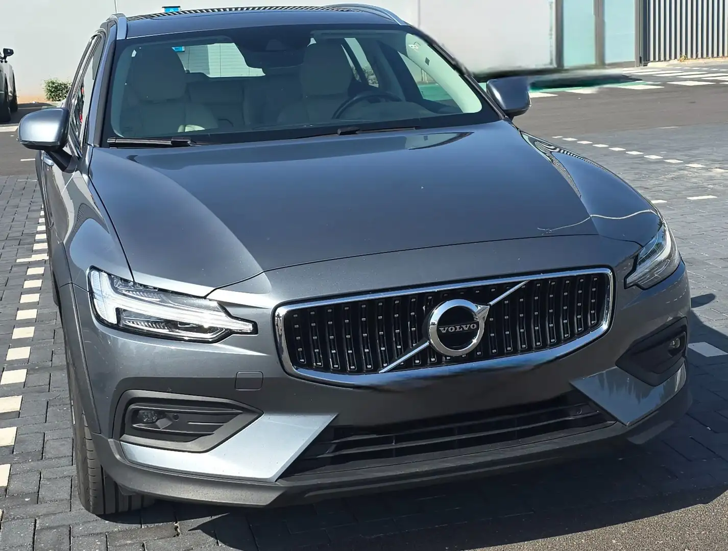 Volvo V60 Cross Country V60 Cross Country B5 Pro AWD Aut. 250 Pro Gris - 1