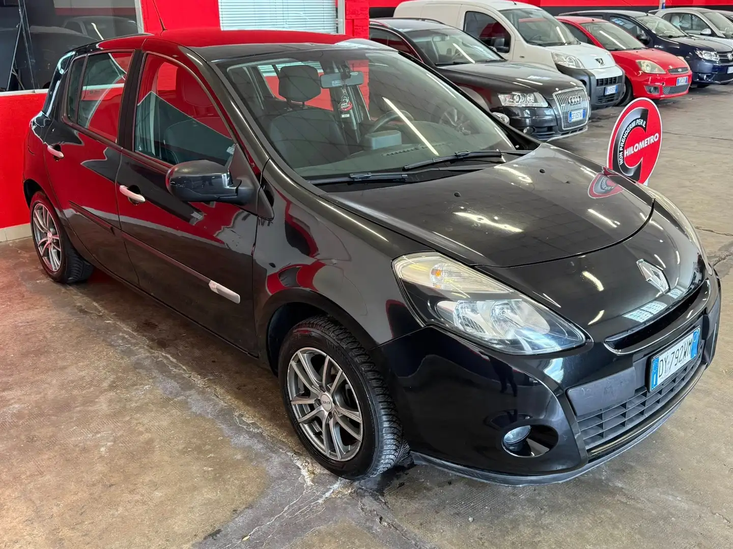 Renault Clio Clio 5p 1.2 16v Dynamique Zwart - 2