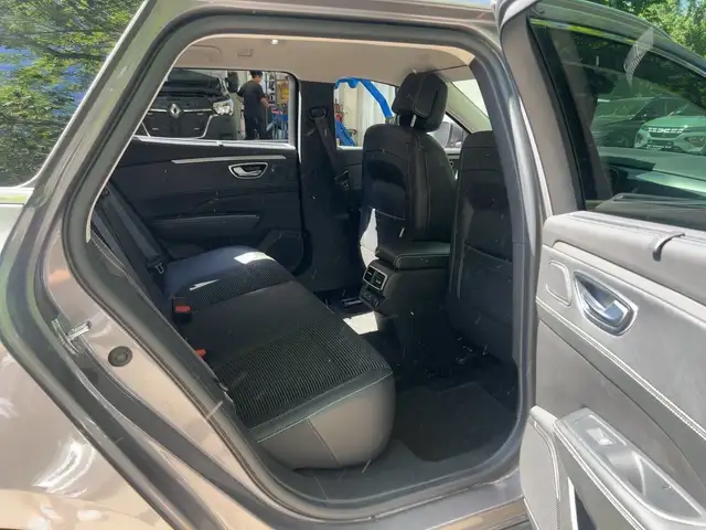 Renault Talisman view 9