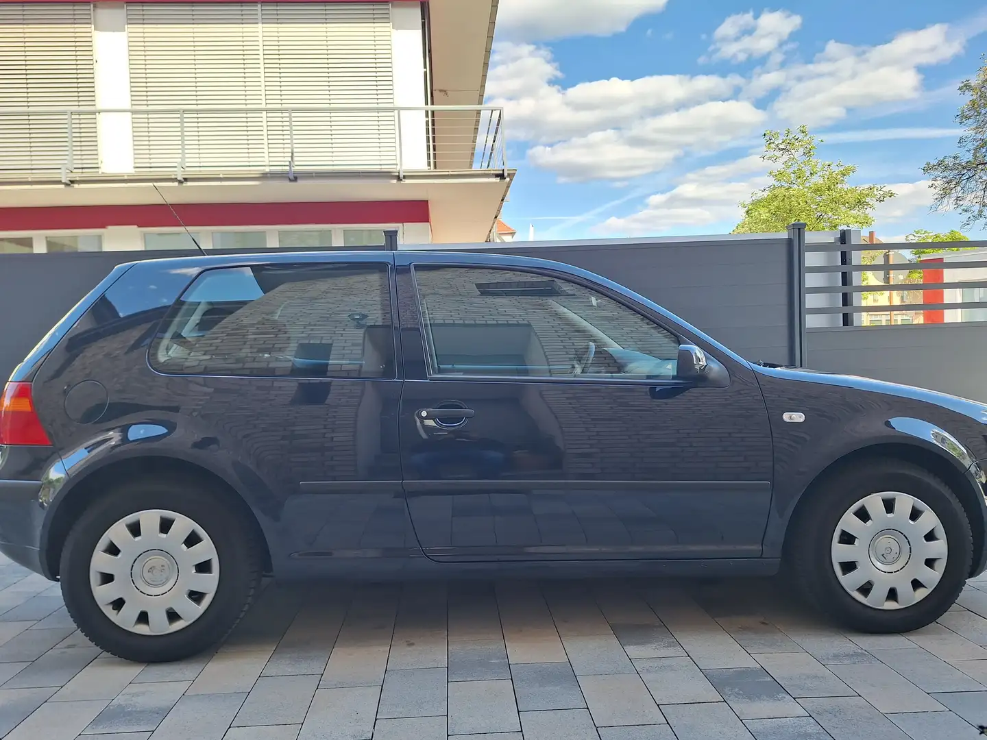 Volkswagen Golf 1.6 Automatik Highline - 2
