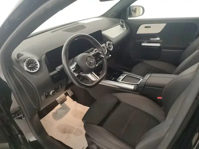 Mercedes-Benz GLA view 6