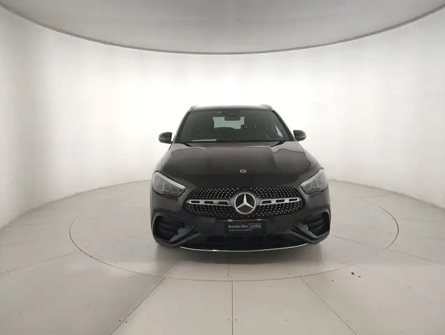 Mercedes-Benz GLA view 2